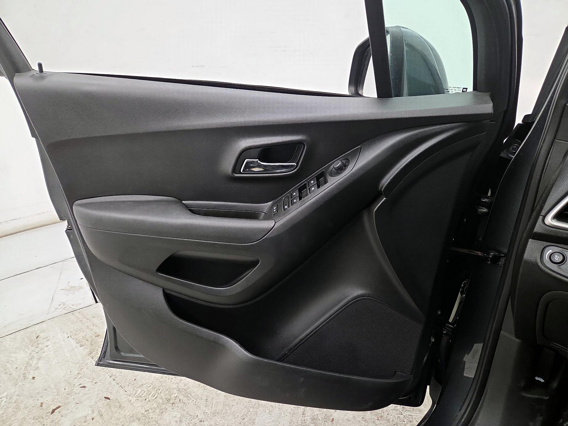 Thumbnail: 2020 Chevrolet Trax - 12