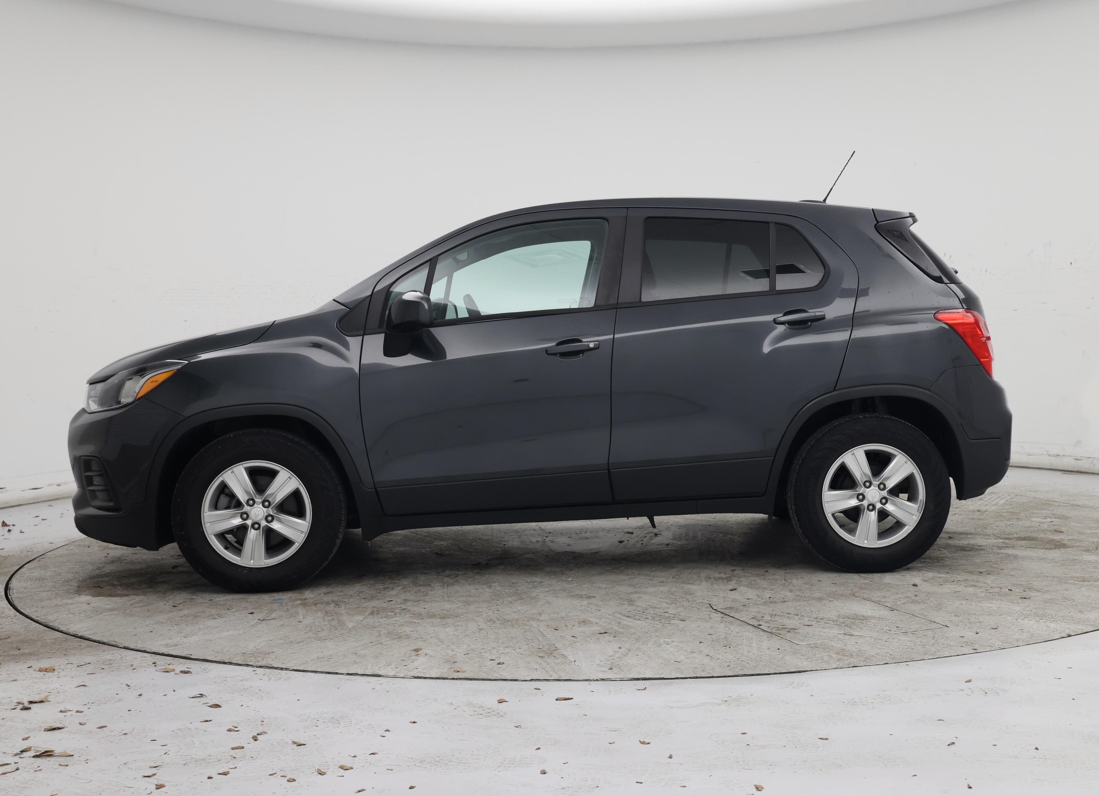 Thumbnail: 2020 Chevrolet Trax - 3