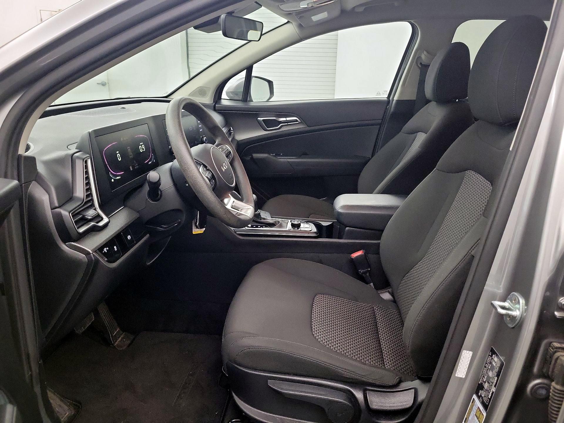 Thumbnail: 2023 Kia Sportage - 9