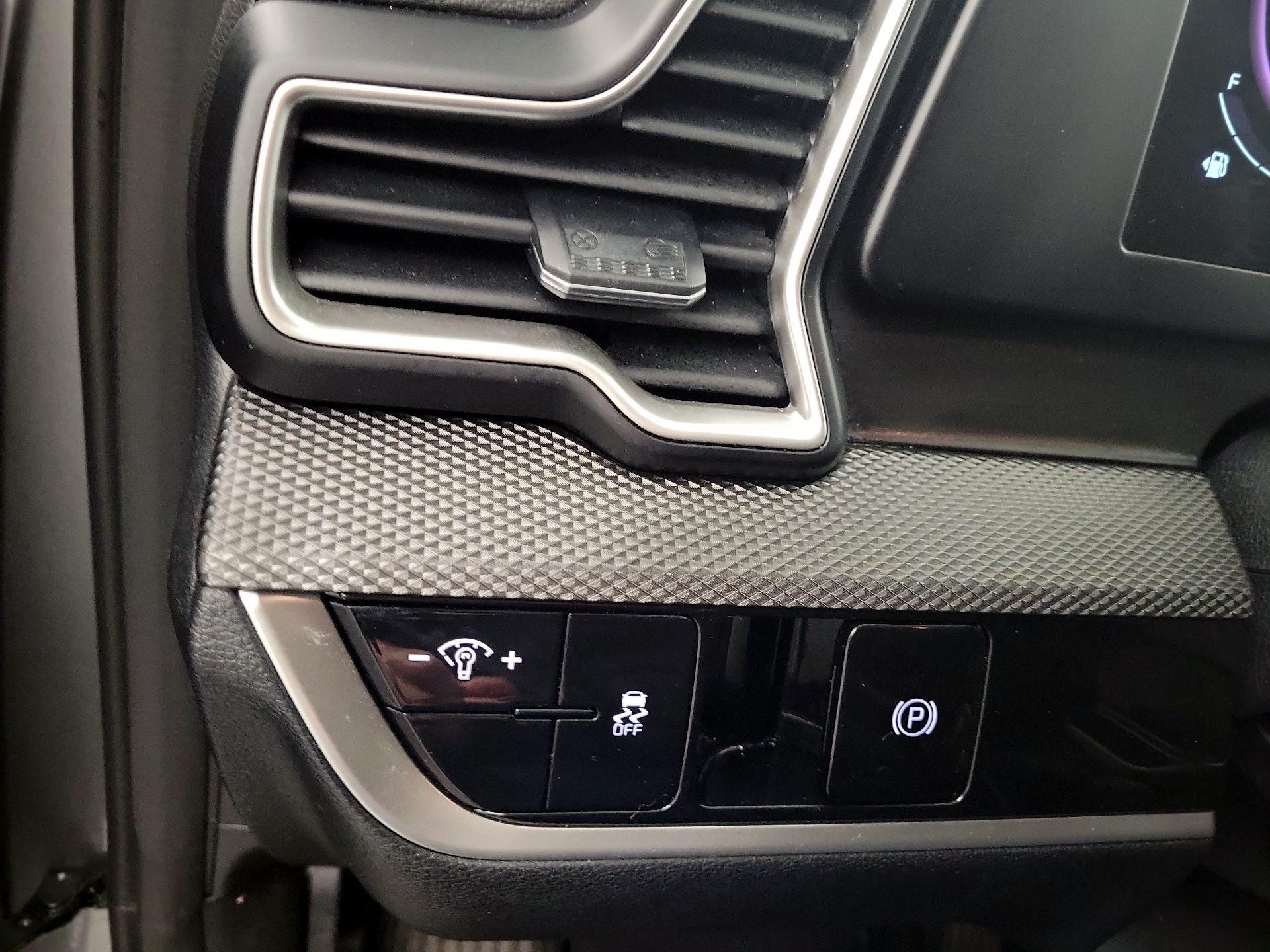 Thumbnail: 2023 Kia Sportage - 11