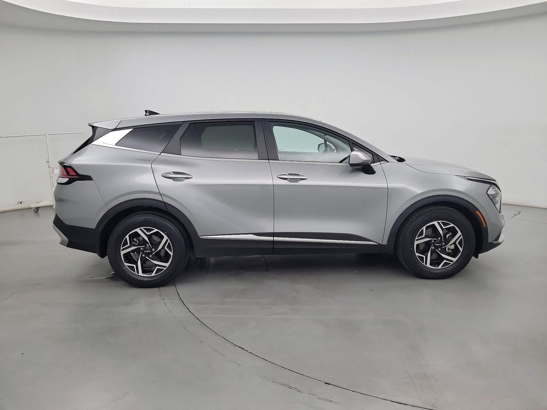 Thumbnail: 2023 Kia Sportage - 4