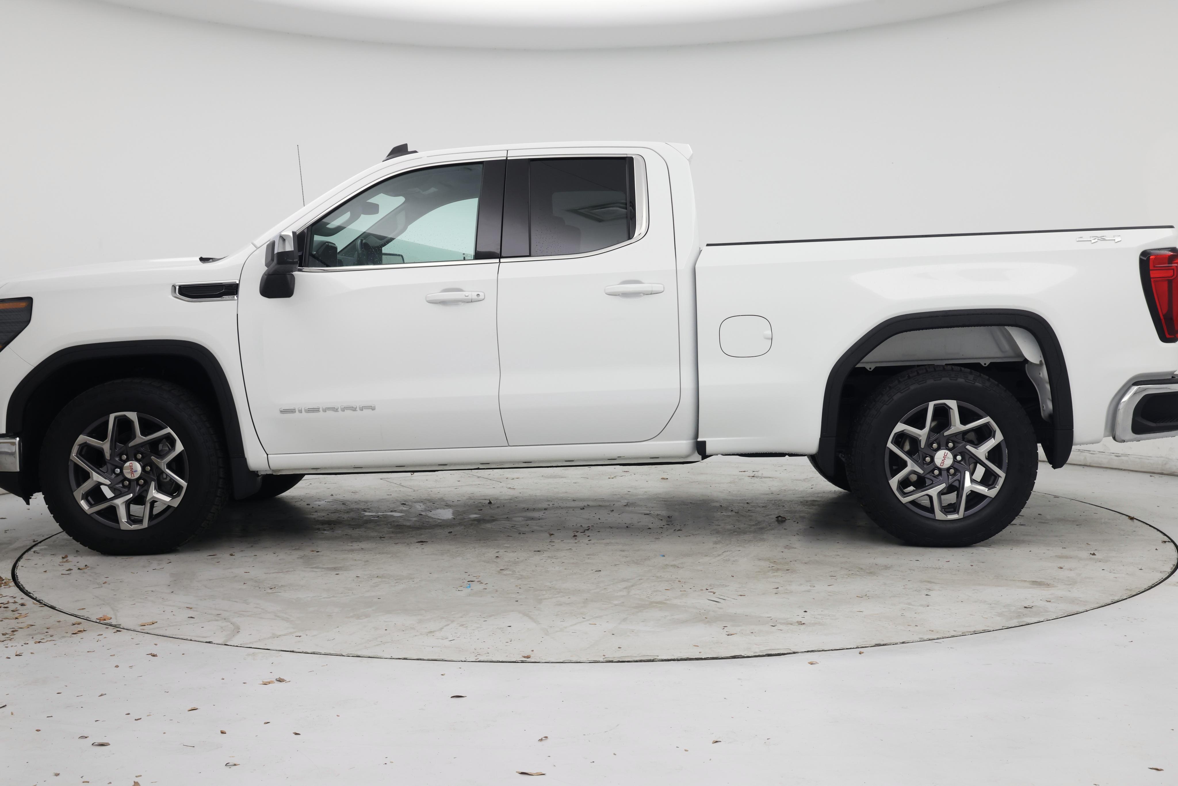 Thumbnail: 2023 GMC Sierra 1500 - 3