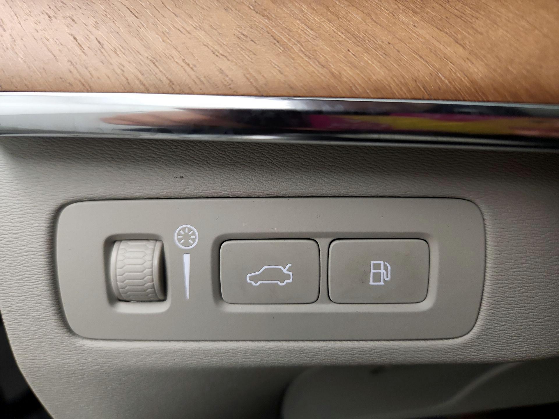 Thumbnail: 2022 Volvo XC90 - 11