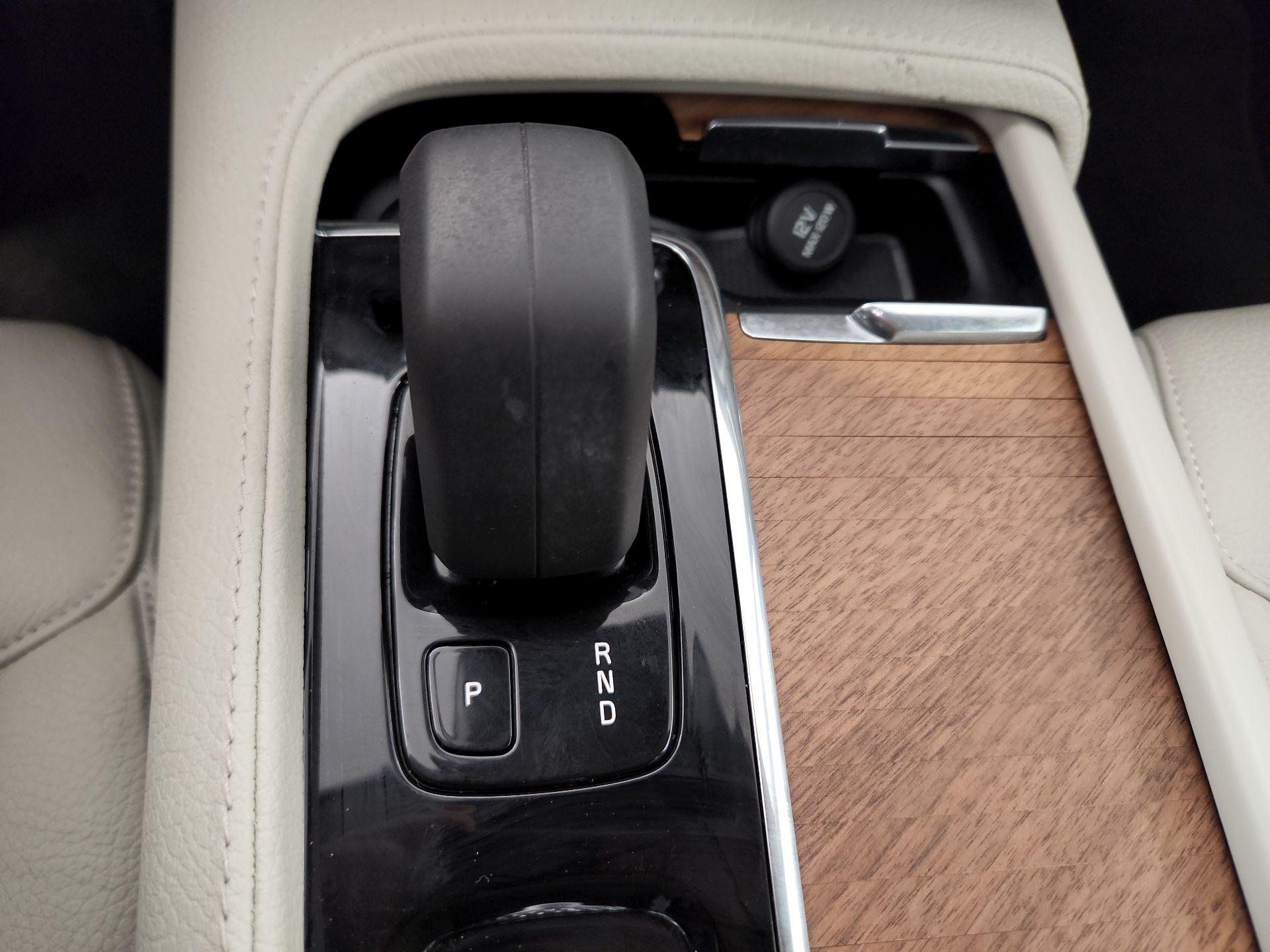 Thumbnail: 2022 Volvo XC90 - 16