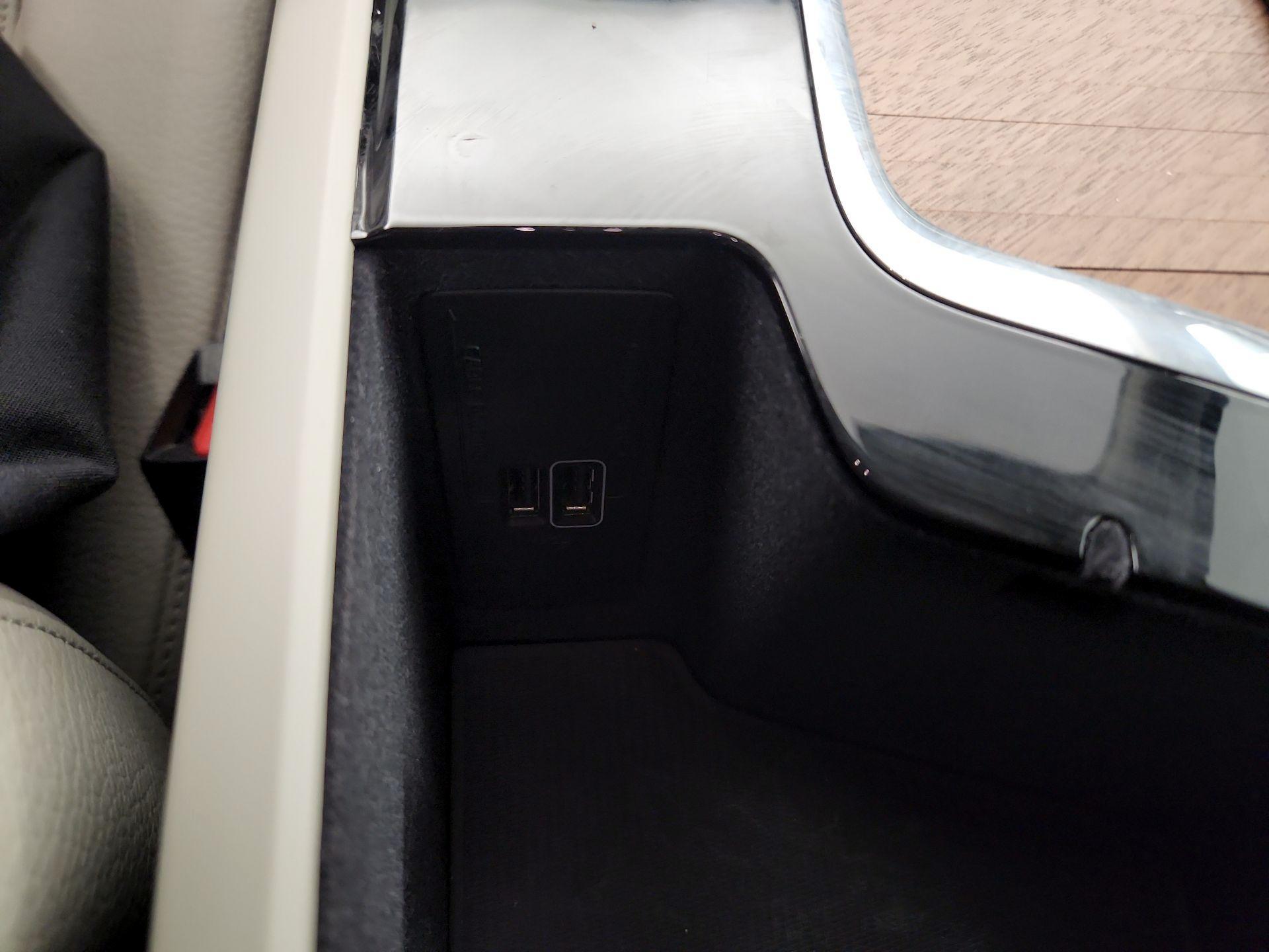 Thumbnail: 2022 Volvo XC90 - 17