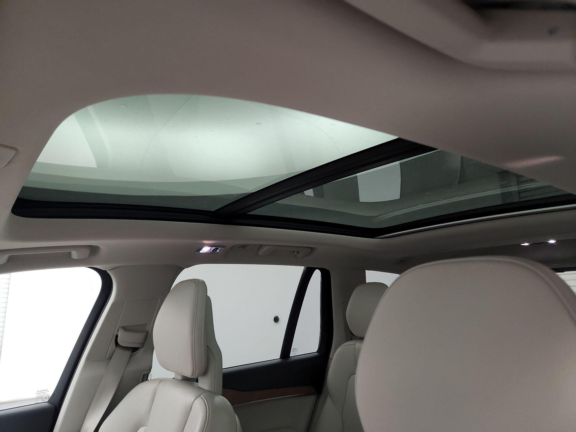 Thumbnail: 2022 Volvo XC90 - 18