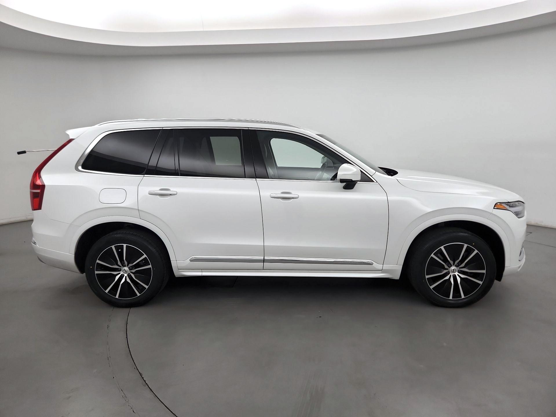 Thumbnail: 2022 Volvo XC90 - 4