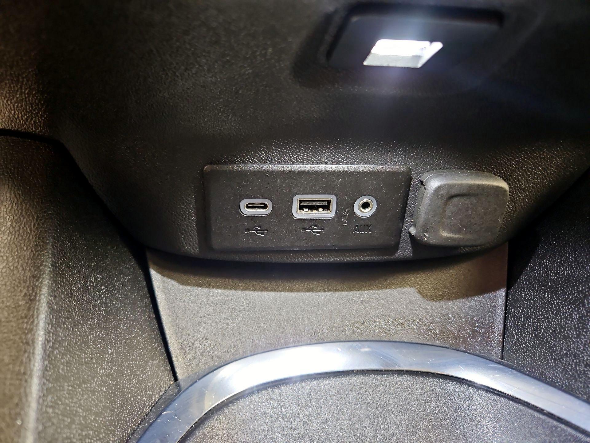 Thumbnail: 2023 Chevrolet Malibu - 18