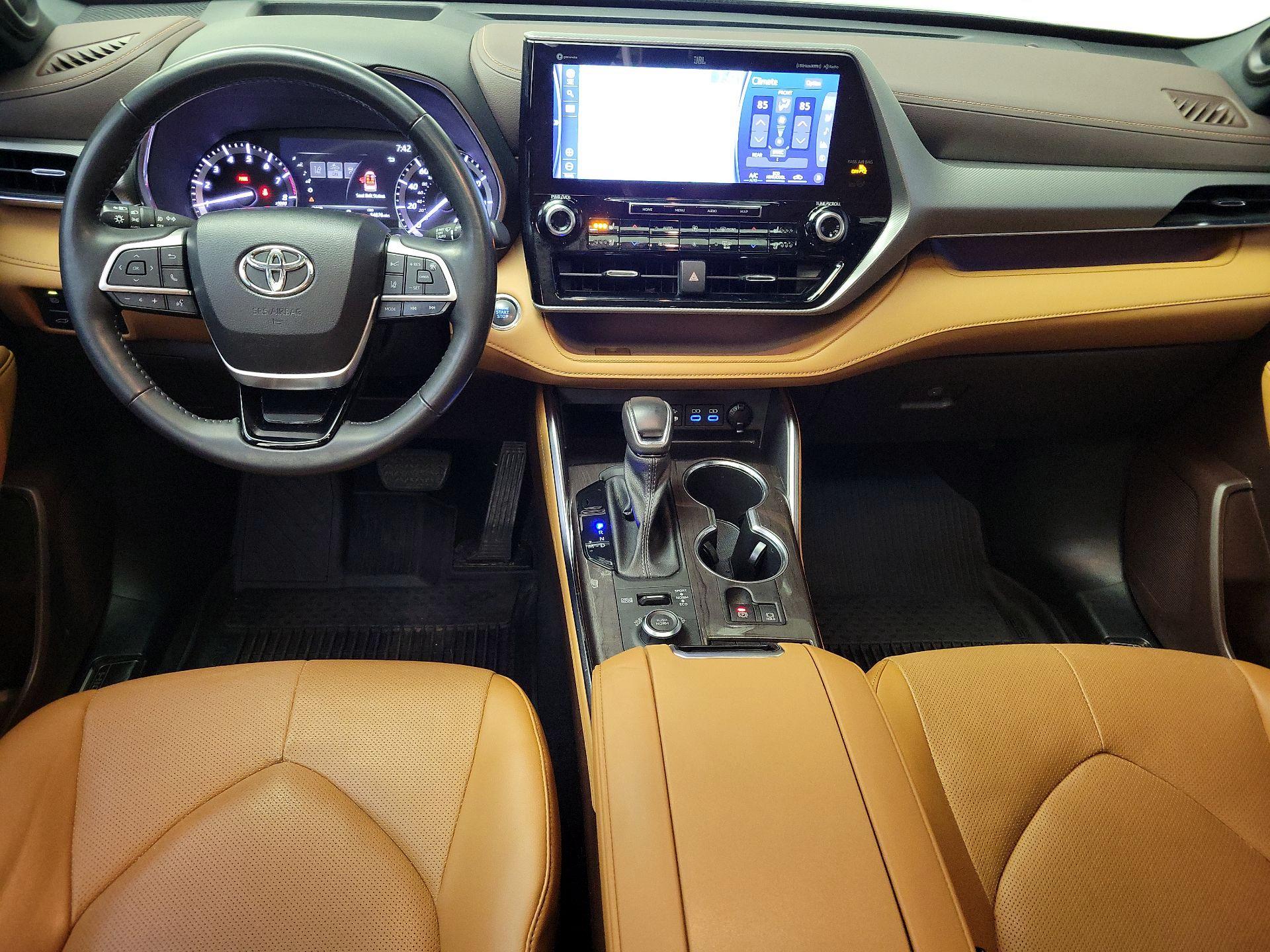 Thumbnail: 2022 Toyota Highlander - 9