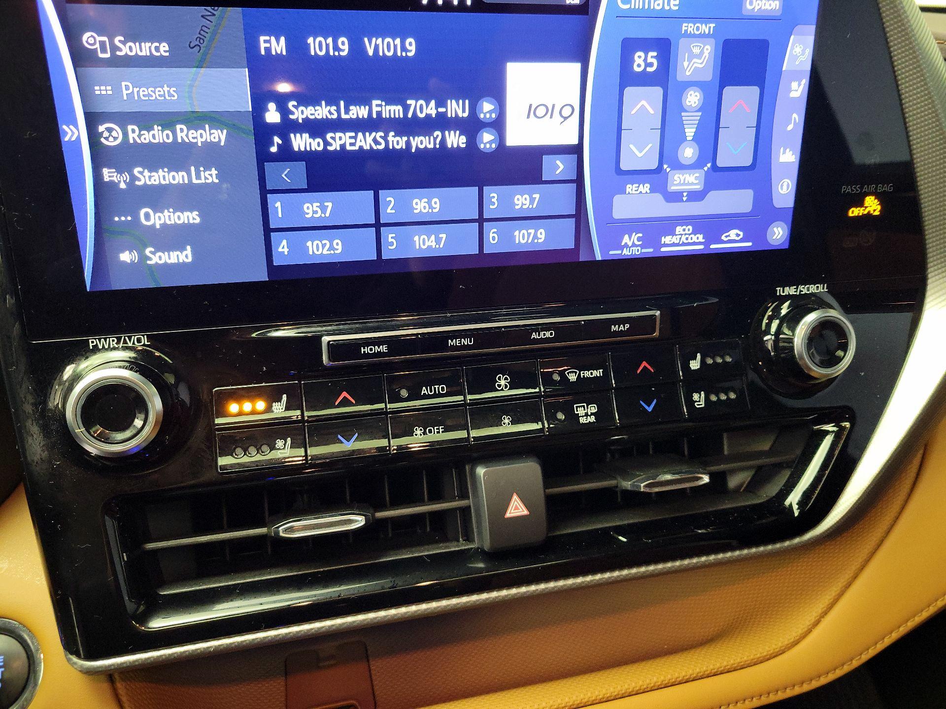 Thumbnail: 2022 Toyota Highlander - 16