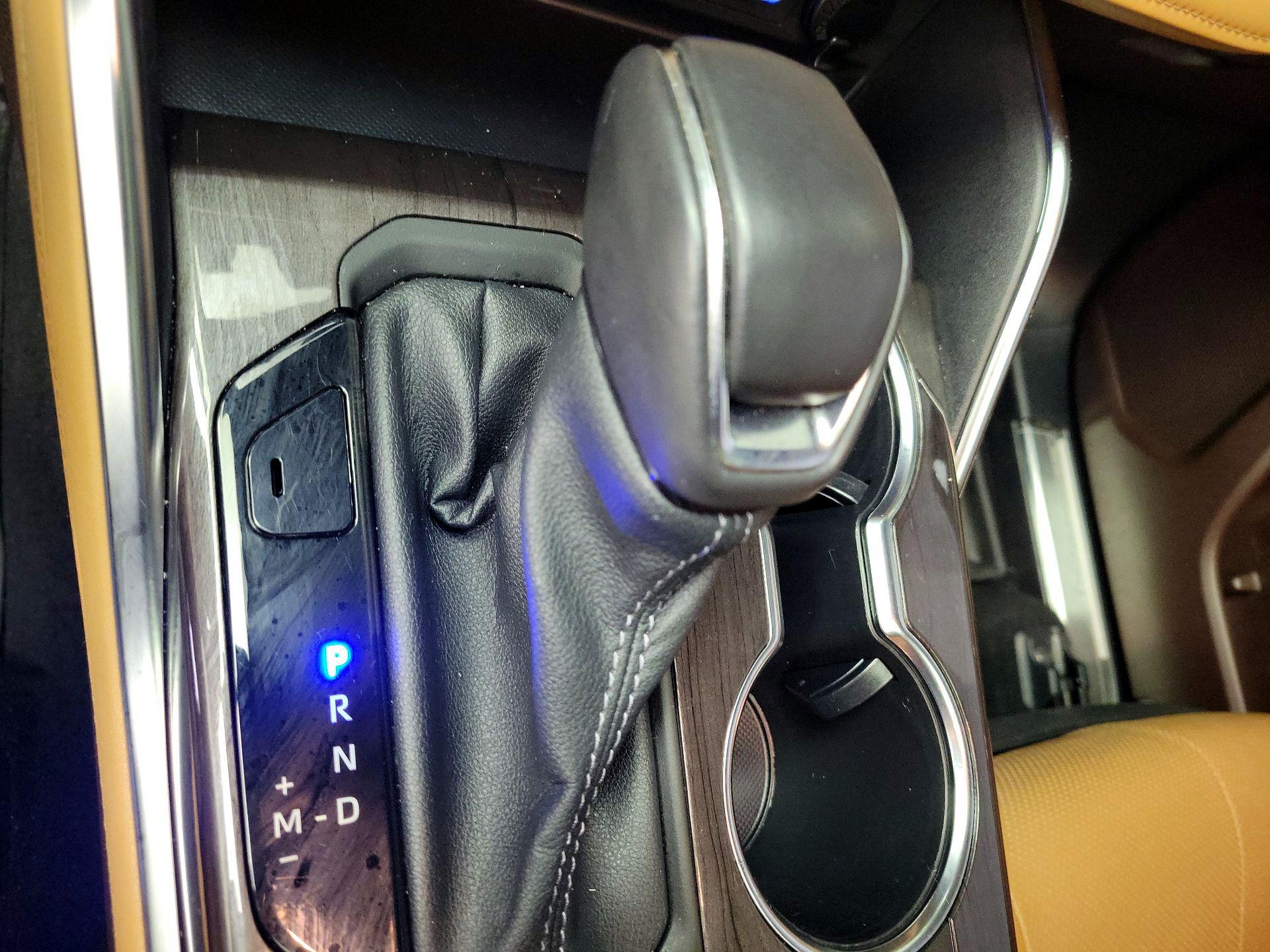 Thumbnail: 2022 Toyota Highlander - 18