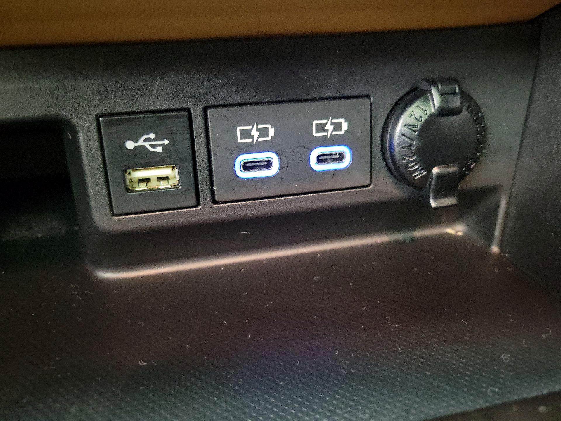 Thumbnail: 2022 Toyota Highlander - 19