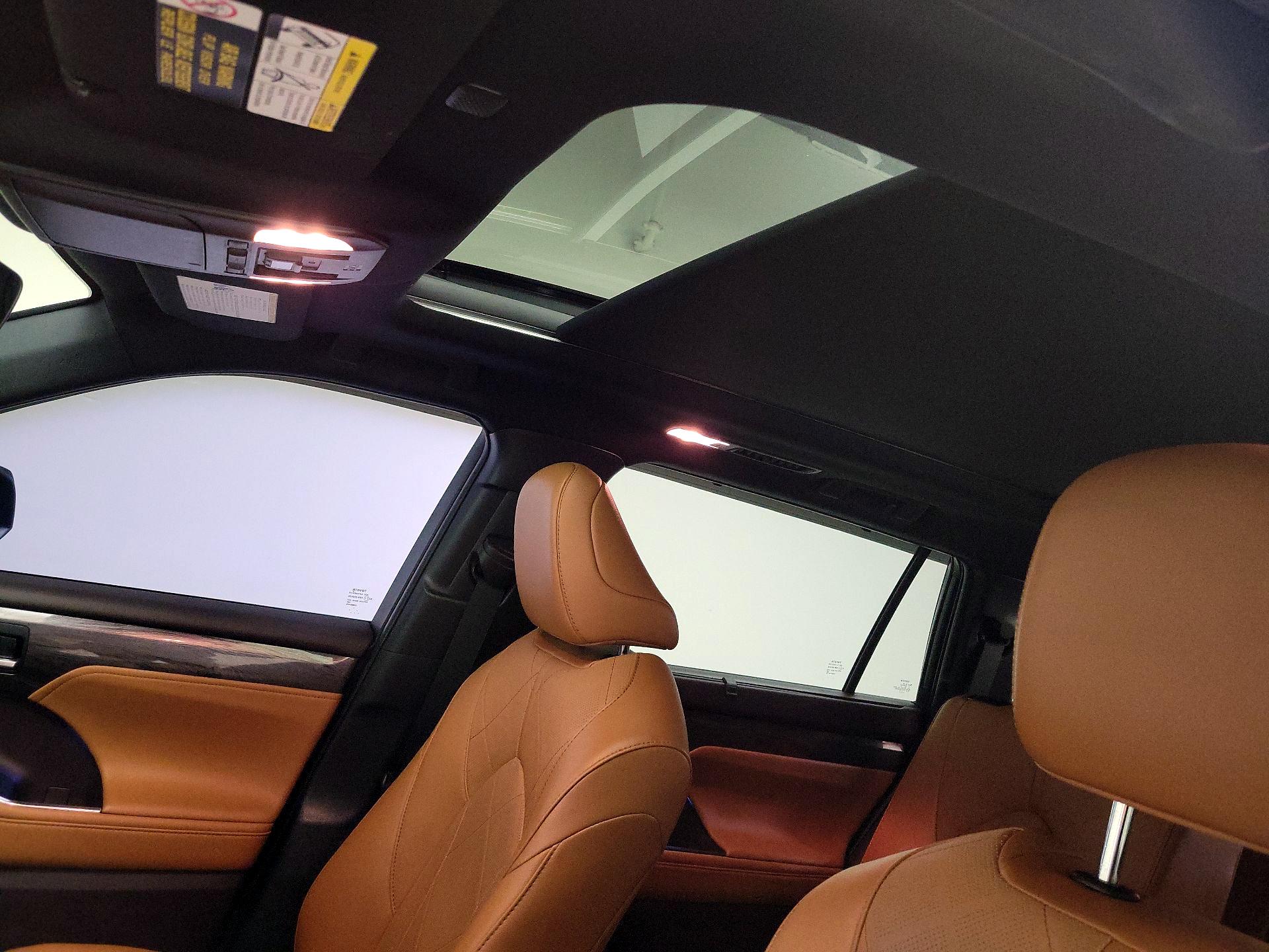 Thumbnail: 2022 Toyota Highlander - 20