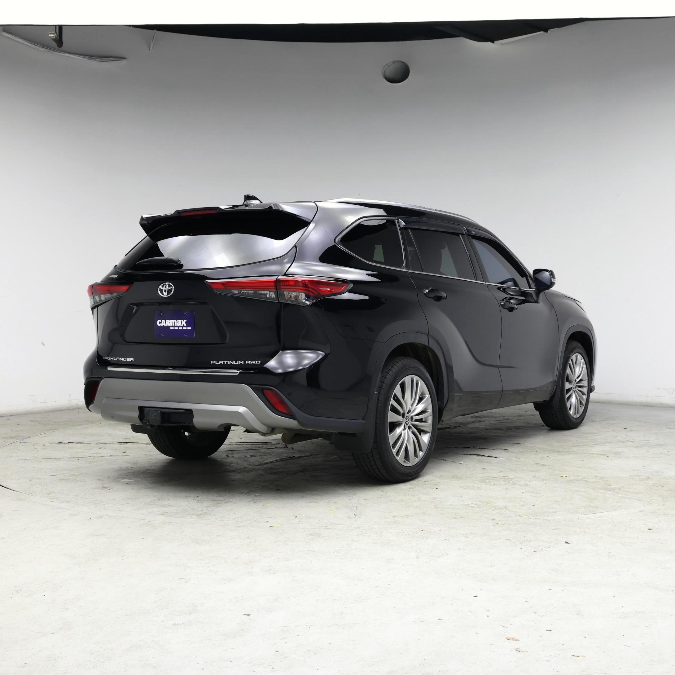 Thumbnail: 2022 Toyota Highlander - 8