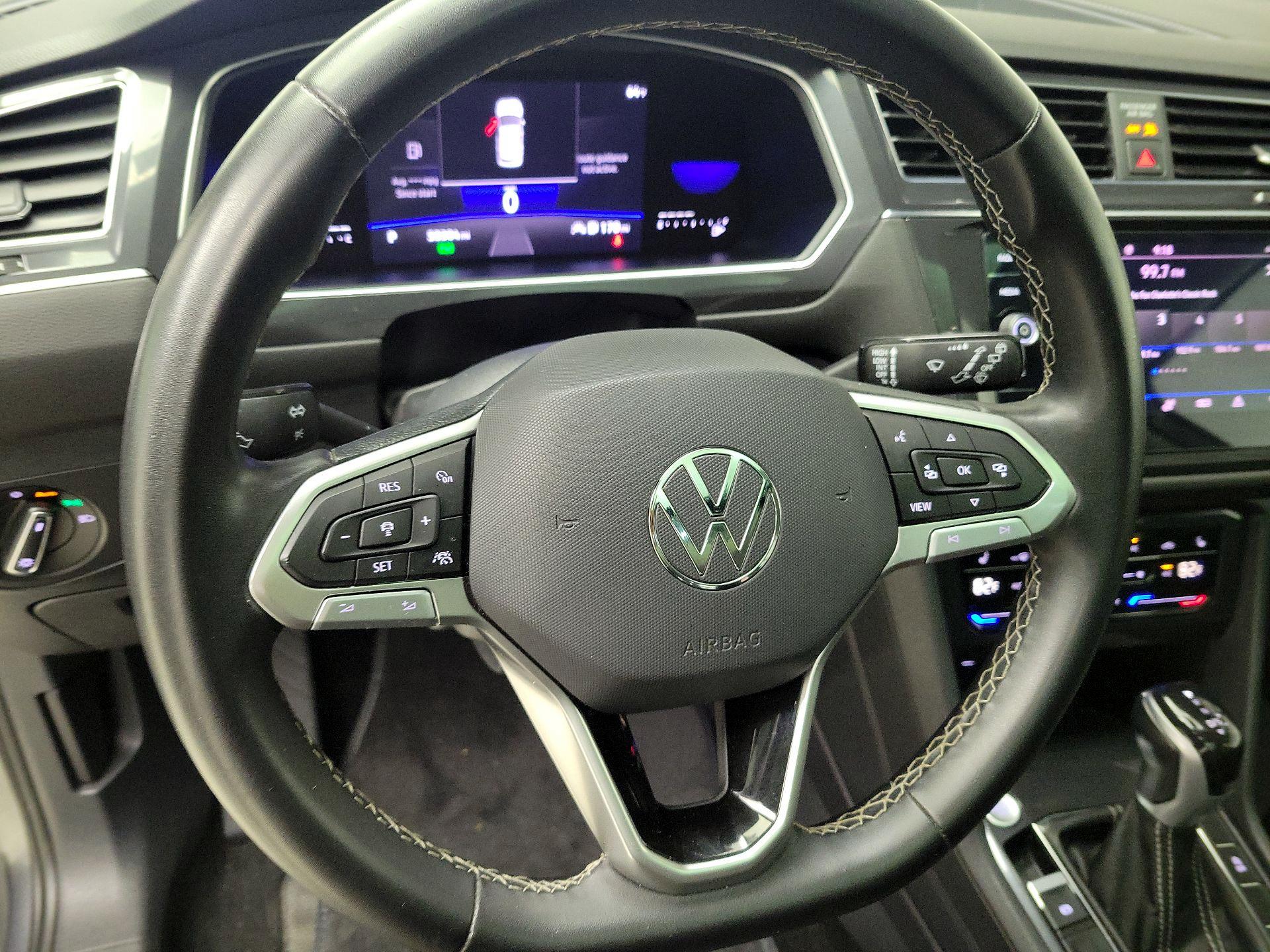 Thumbnail: 2022 Volkswagen Tiguan - 10