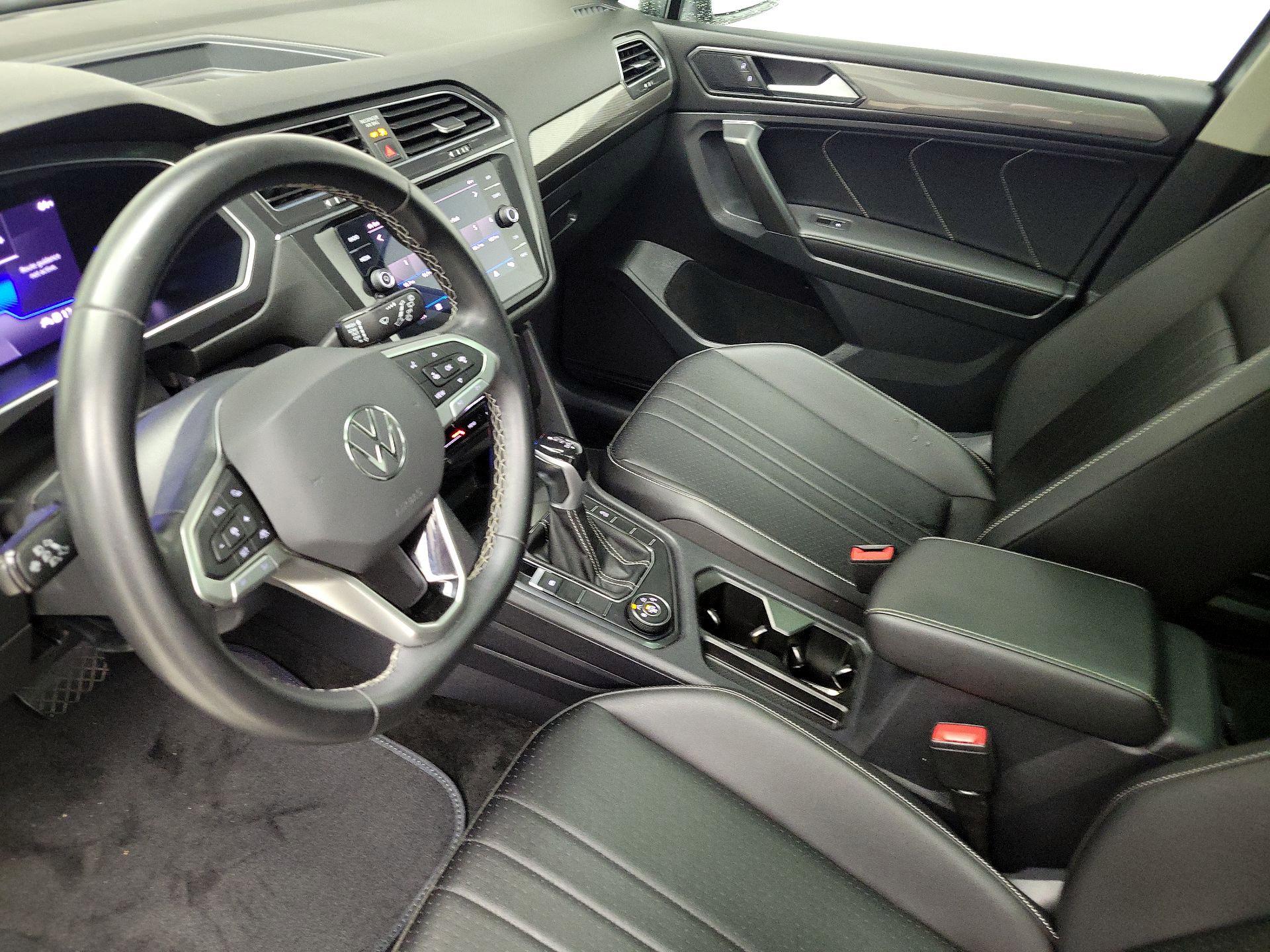 Thumbnail: 2022 Volkswagen Tiguan - 11