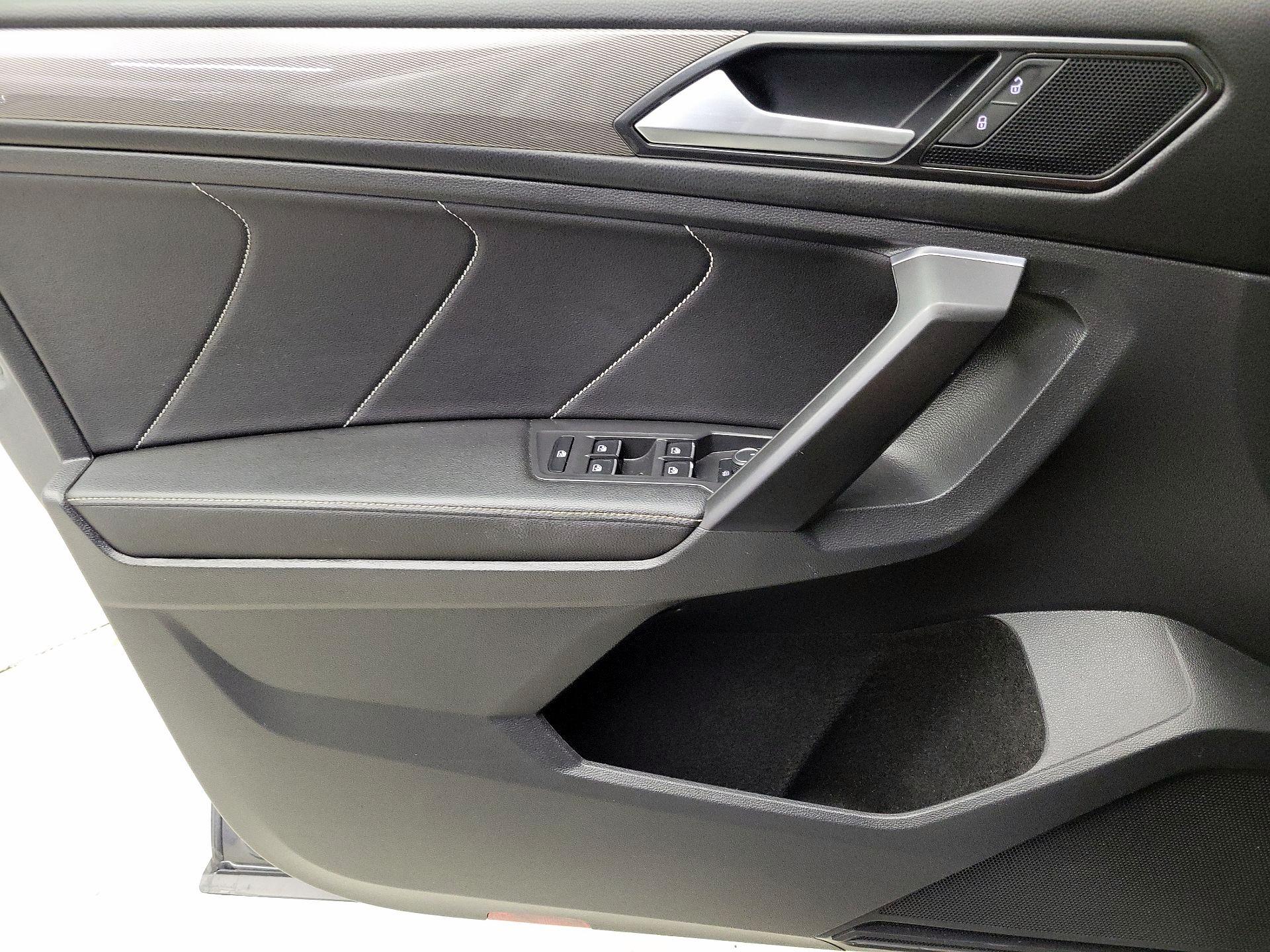 Thumbnail: 2022 Volkswagen Tiguan - 12