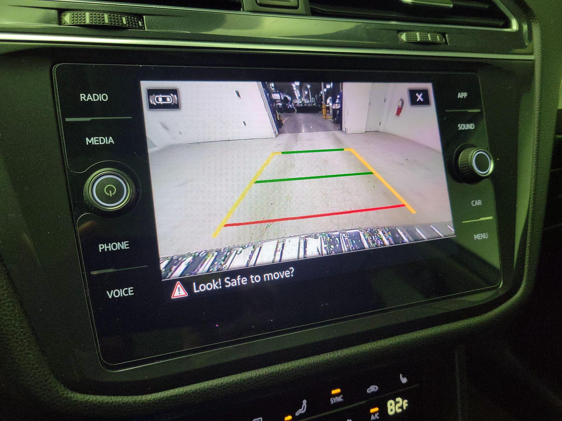 Thumbnail: 2022 Volkswagen Tiguan - 14