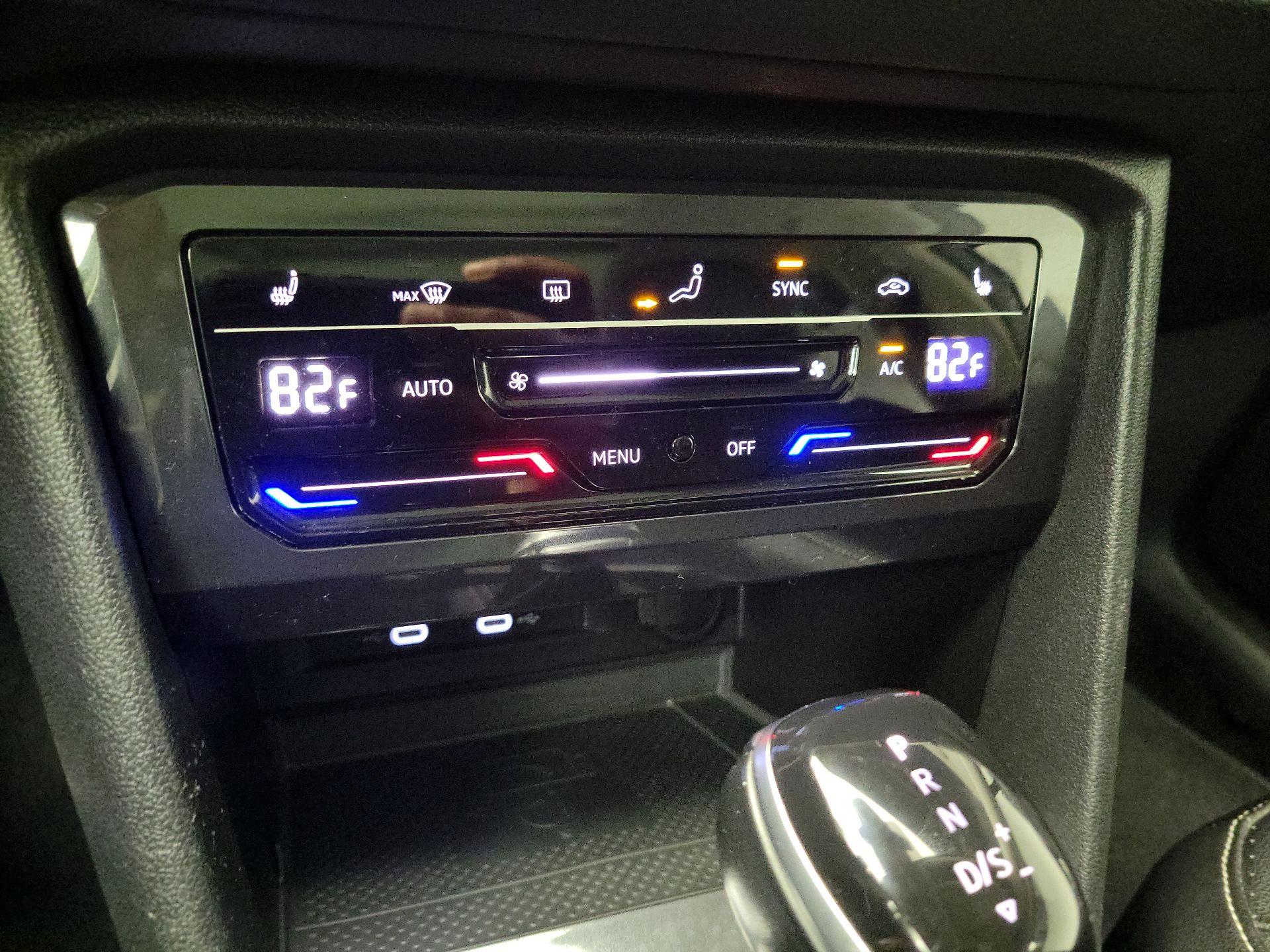 Thumbnail: 2022 Volkswagen Tiguan - 16