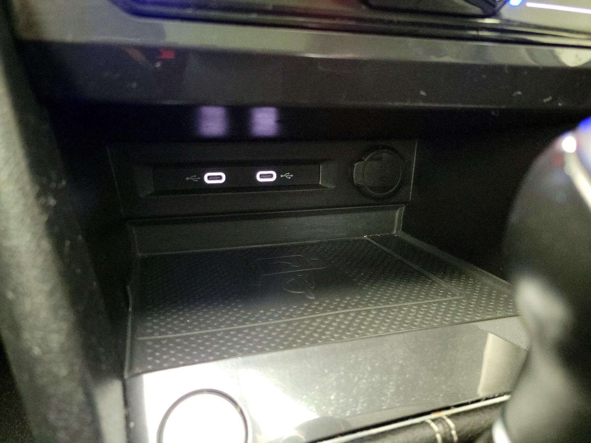 Thumbnail: 2022 Volkswagen Tiguan - 18