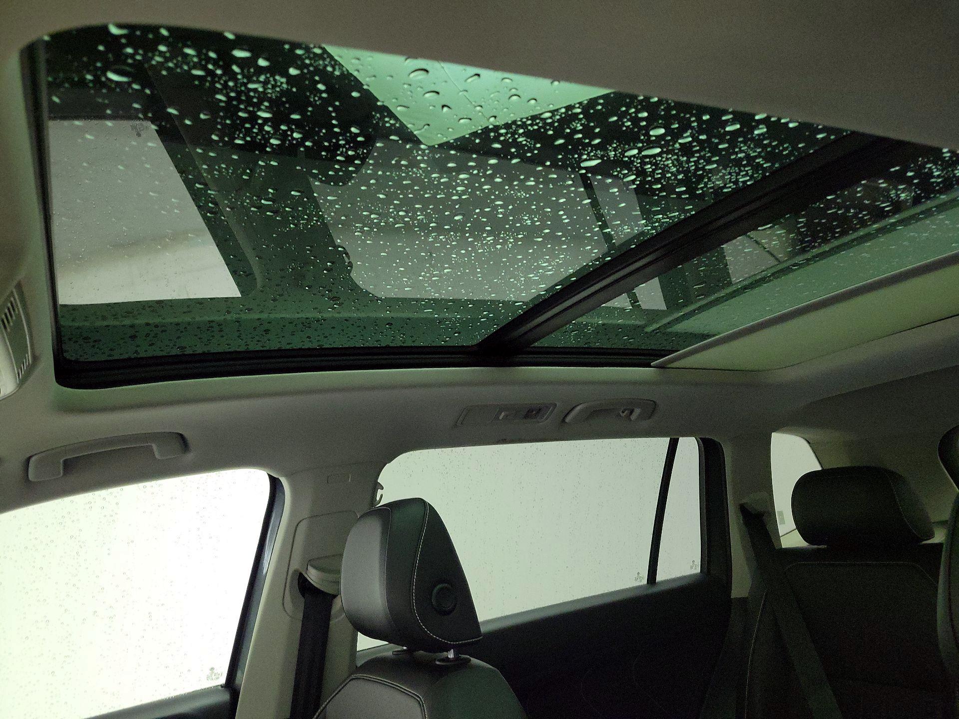 Thumbnail: 2022 Volkswagen Tiguan - 19