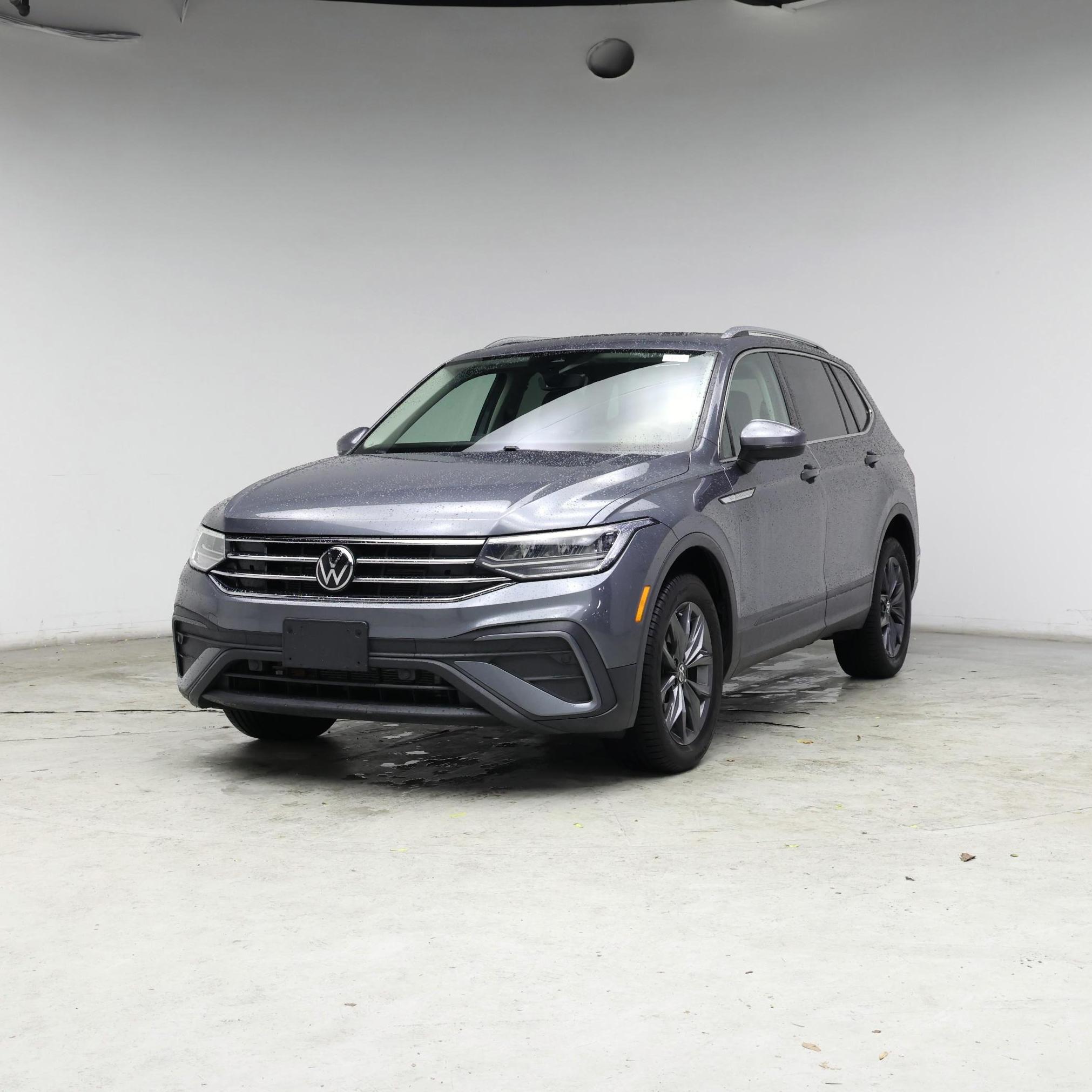 Thumbnail: 2022 Volkswagen Tiguan - 4