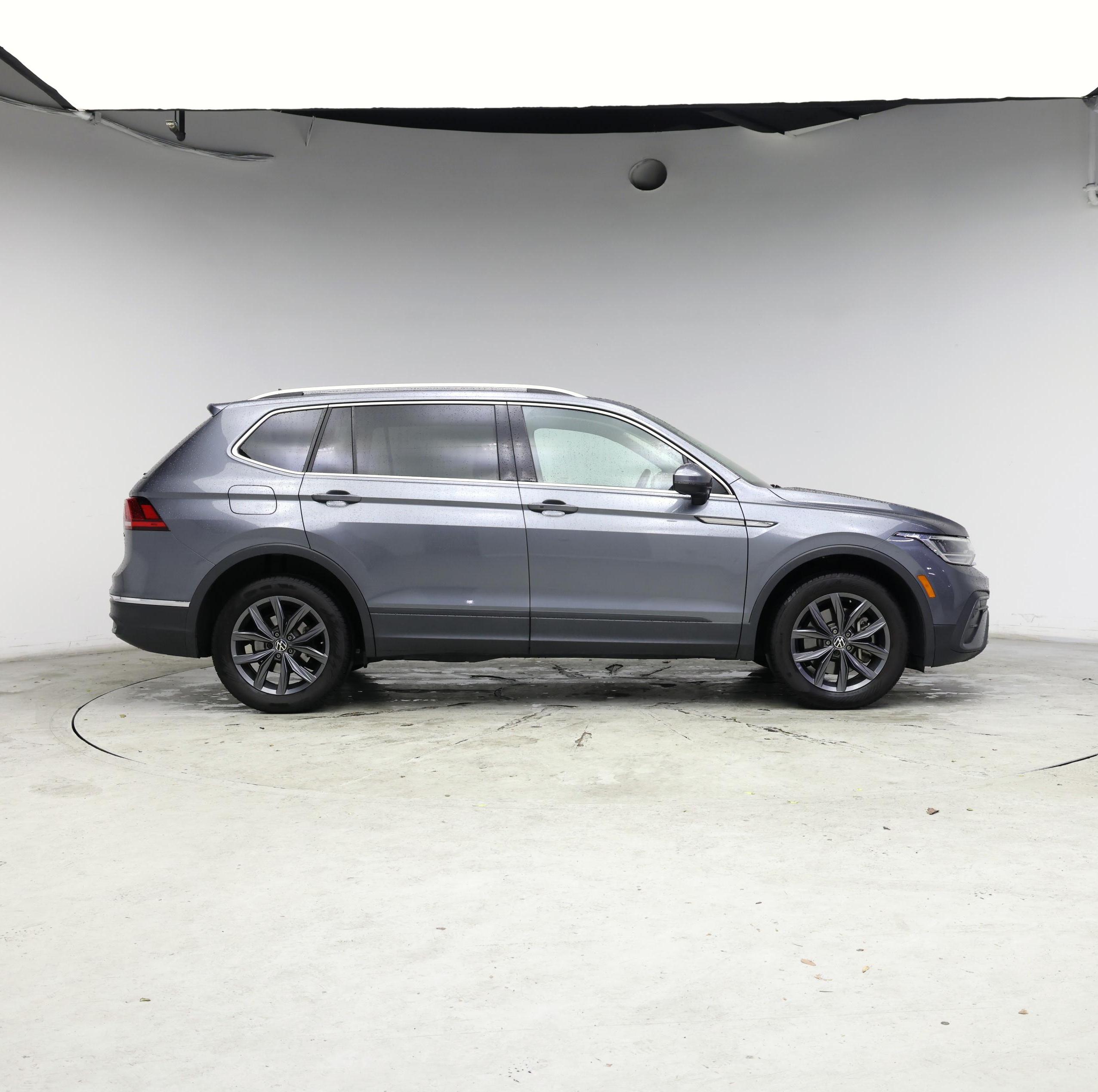 Thumbnail: 2022 Volkswagen Tiguan - 7