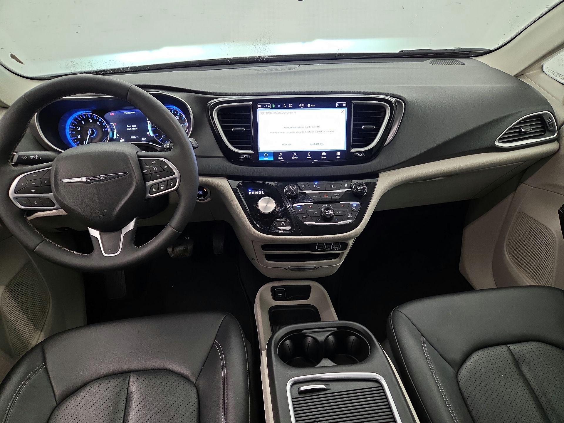 Thumbnail: 2024 Chrysler Pacifica - 9