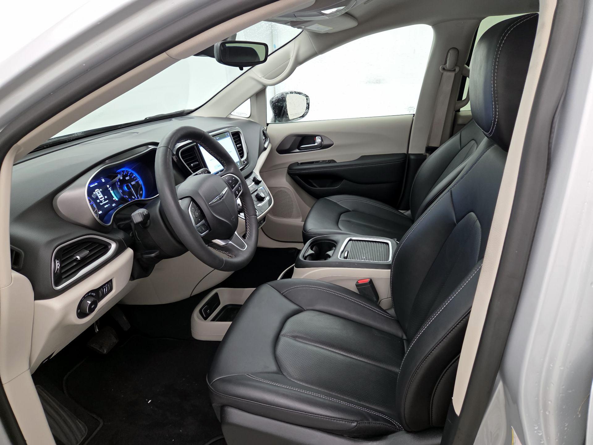 Thumbnail: 2024 Chrysler Pacifica - 11