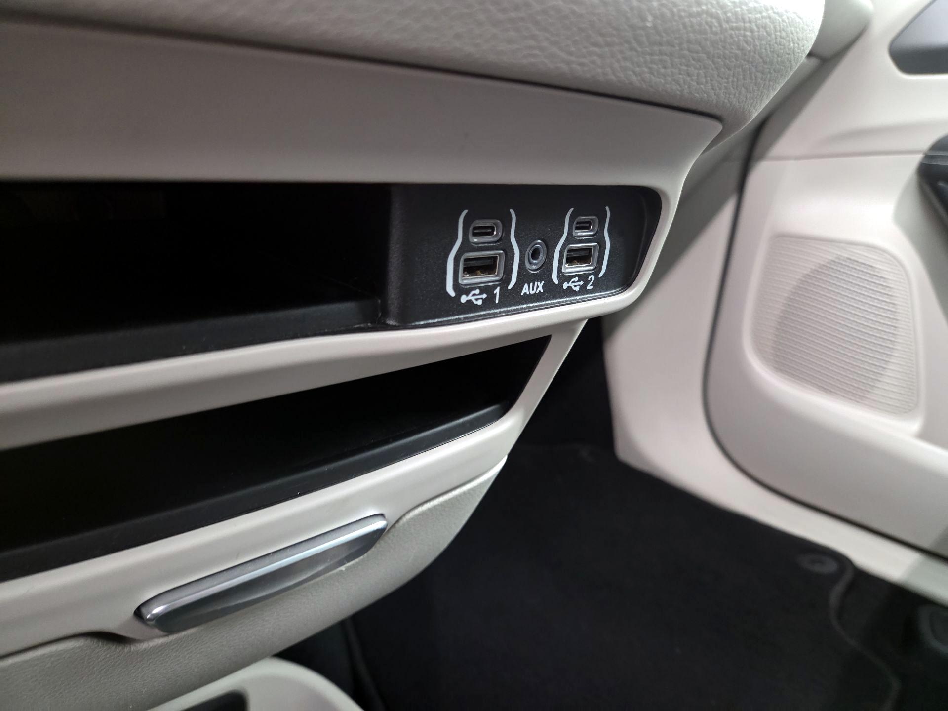 Thumbnail: 2024 Chrysler Pacifica - 18