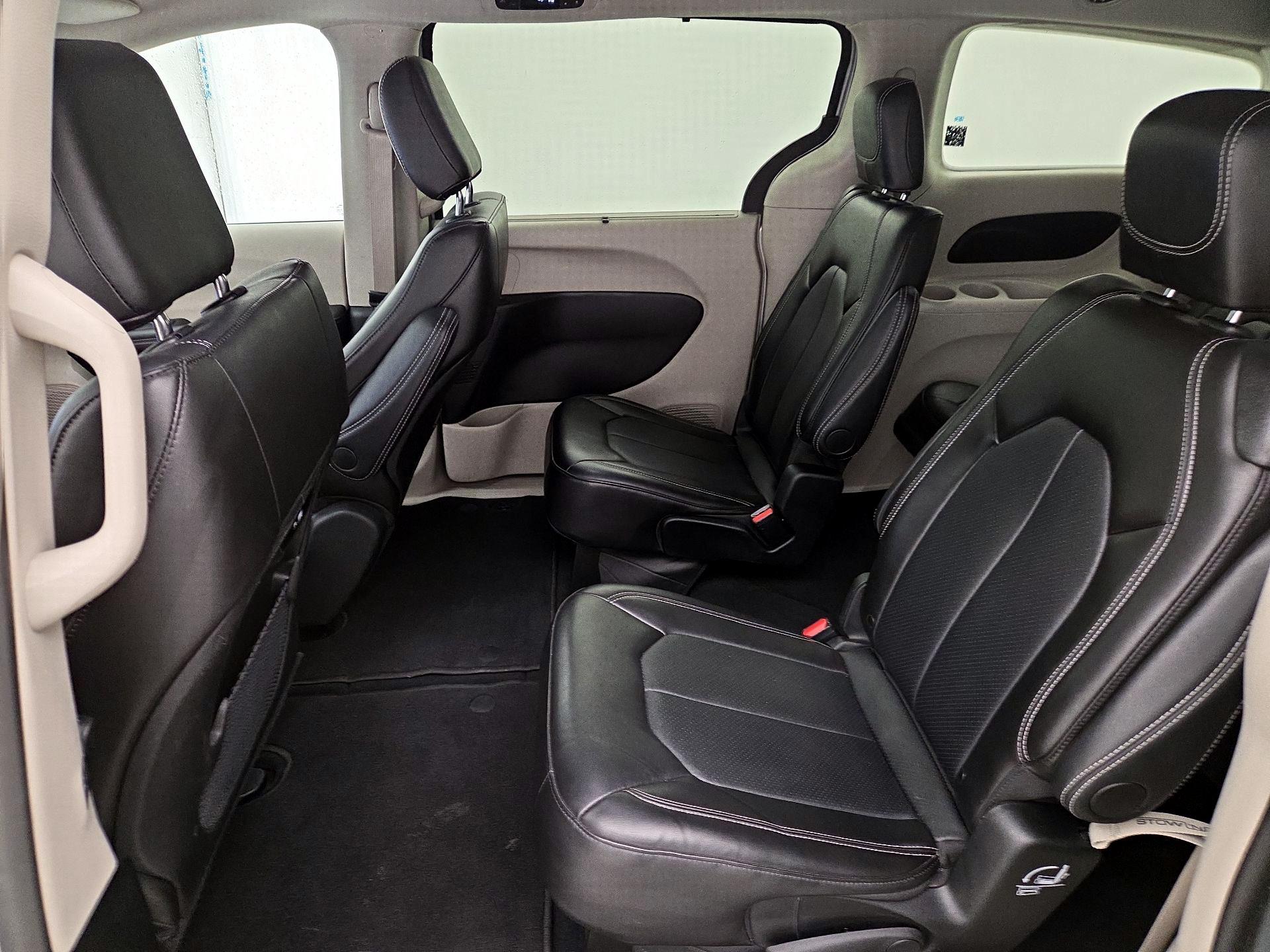 Thumbnail: 2024 Chrysler Pacifica - 19