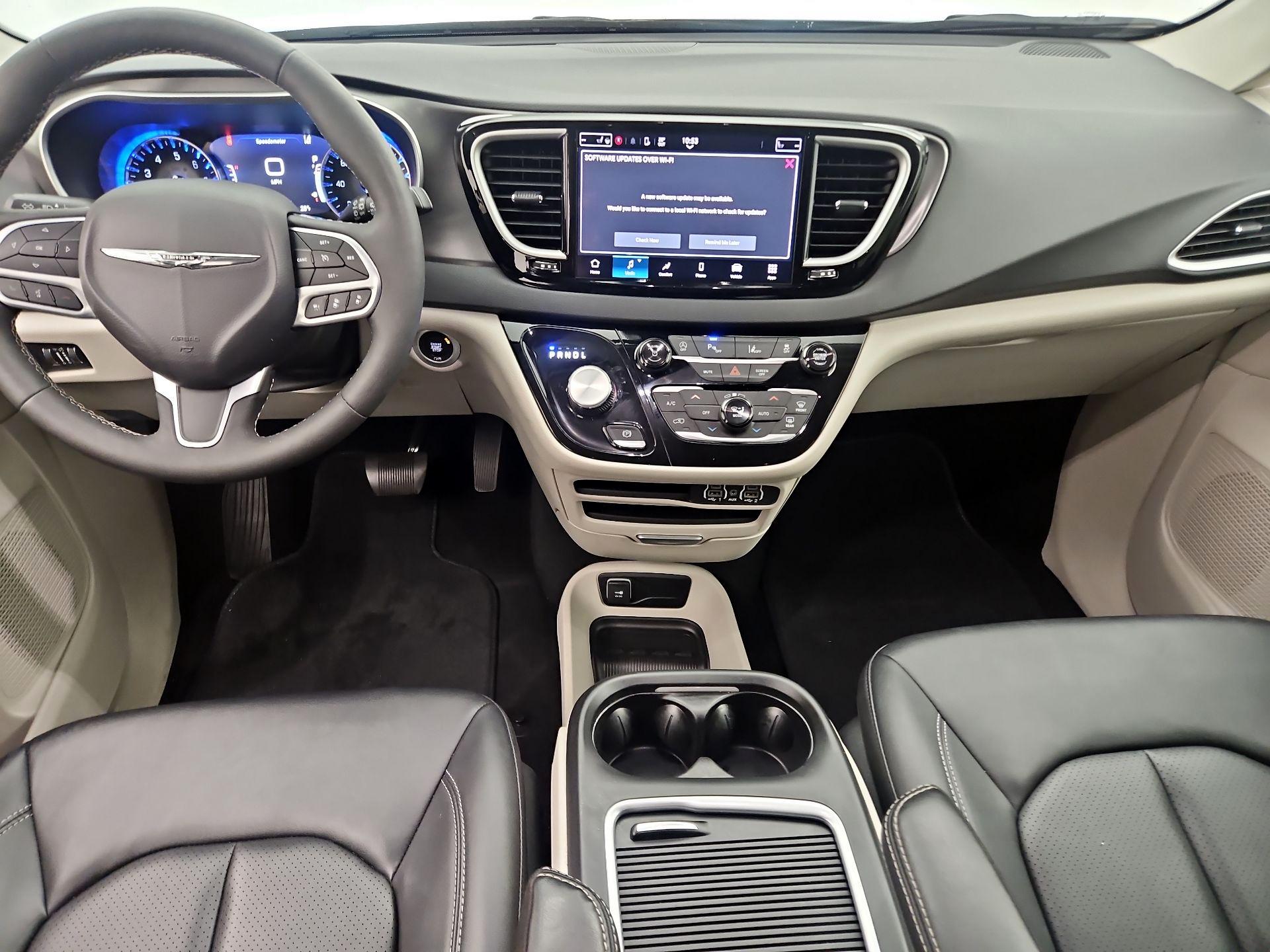 Thumbnail: 2024 Chrysler Pacifica - 9