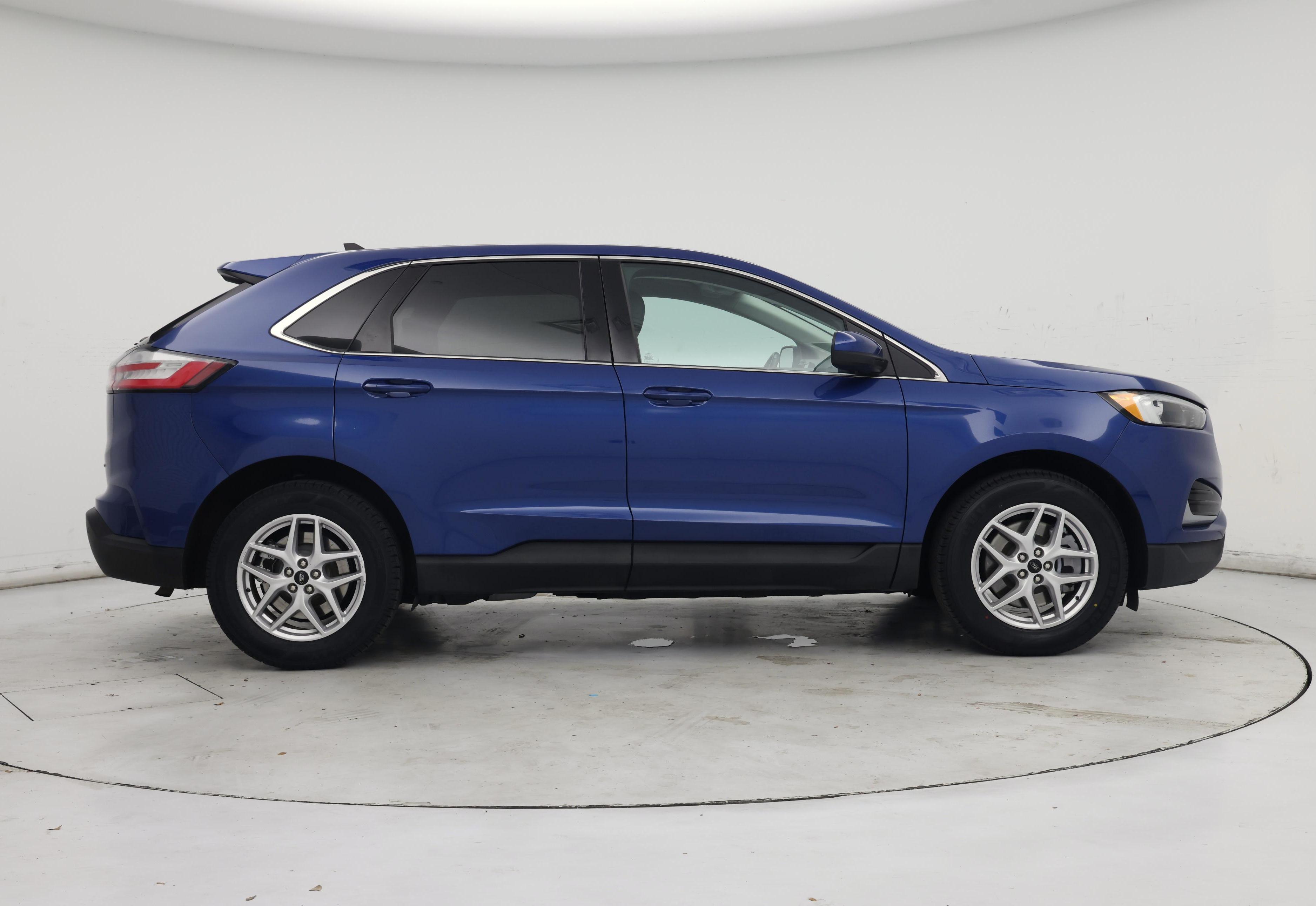 Thumbnail: 2023 Ford Edge - 7