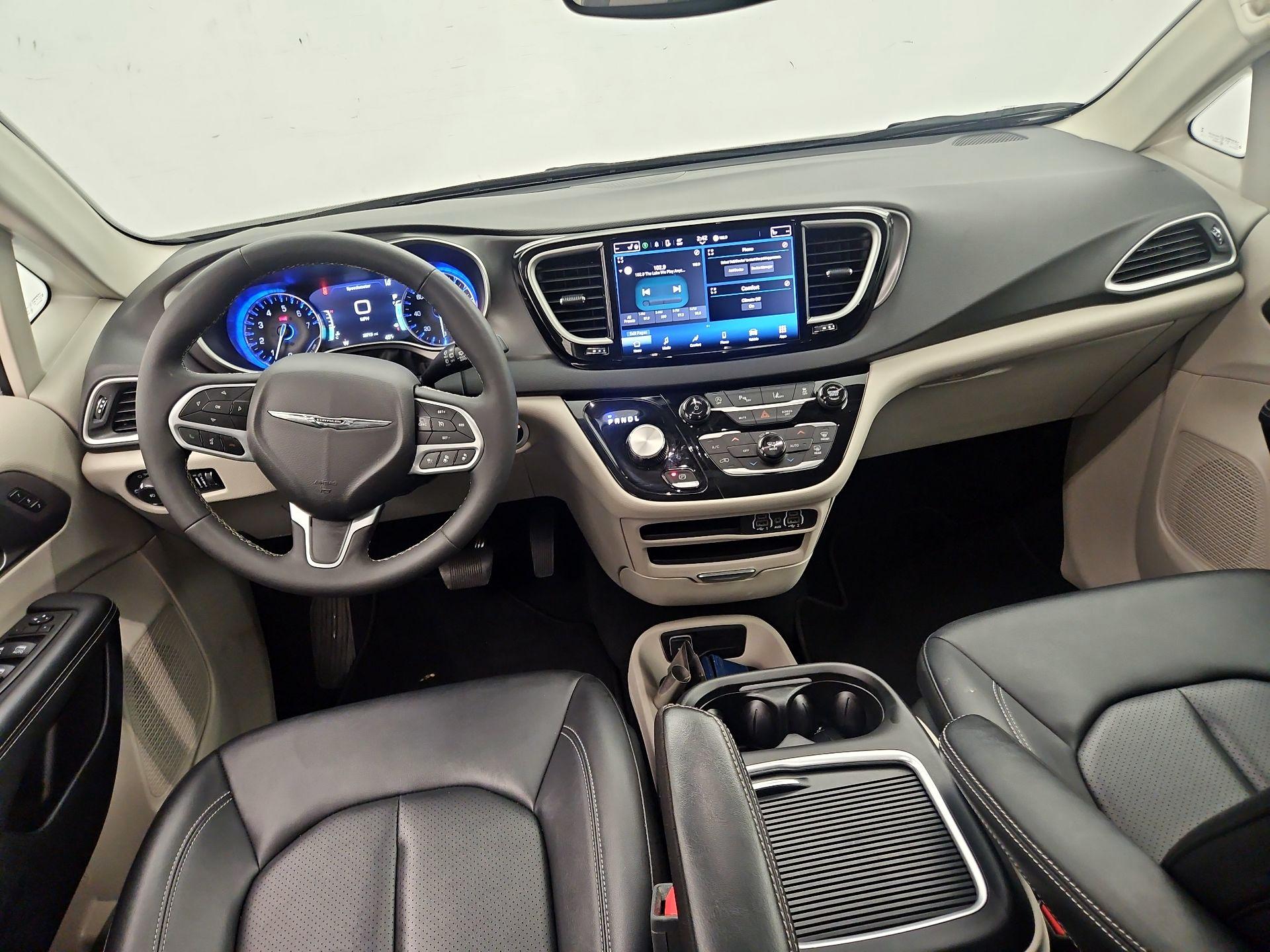 Thumbnail: 2024 Chrysler Pacifica - 9