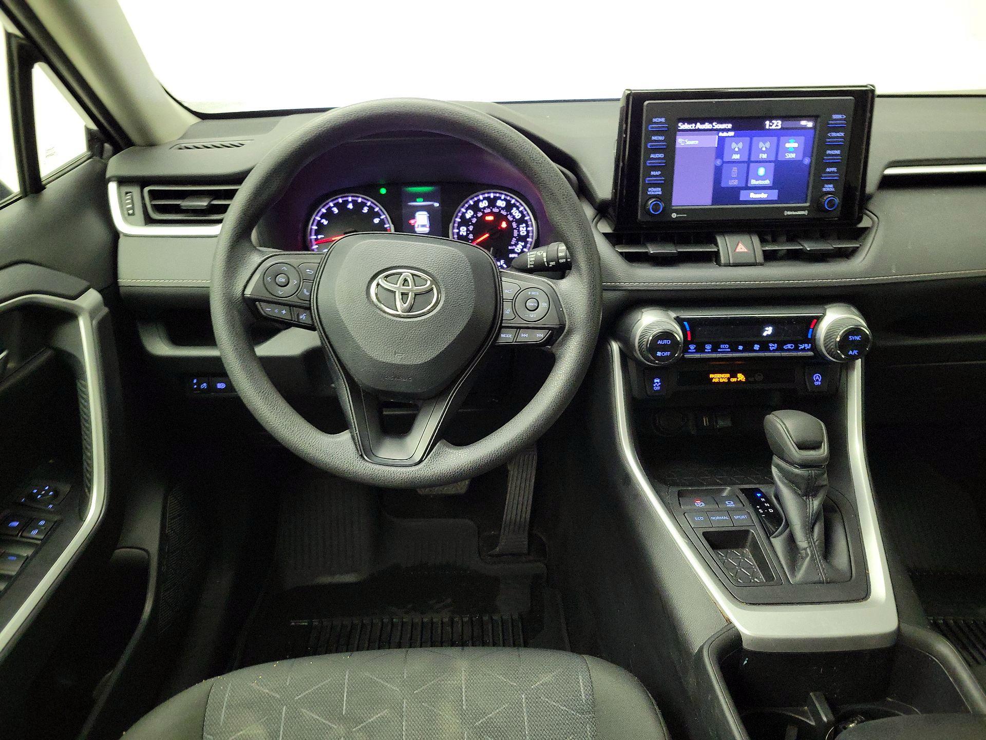 Thumbnail: 2022 Toyota RAV4 - 10