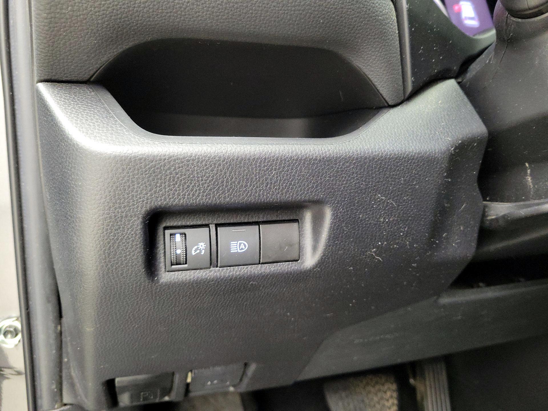 Thumbnail: 2022 Toyota RAV4 - 13