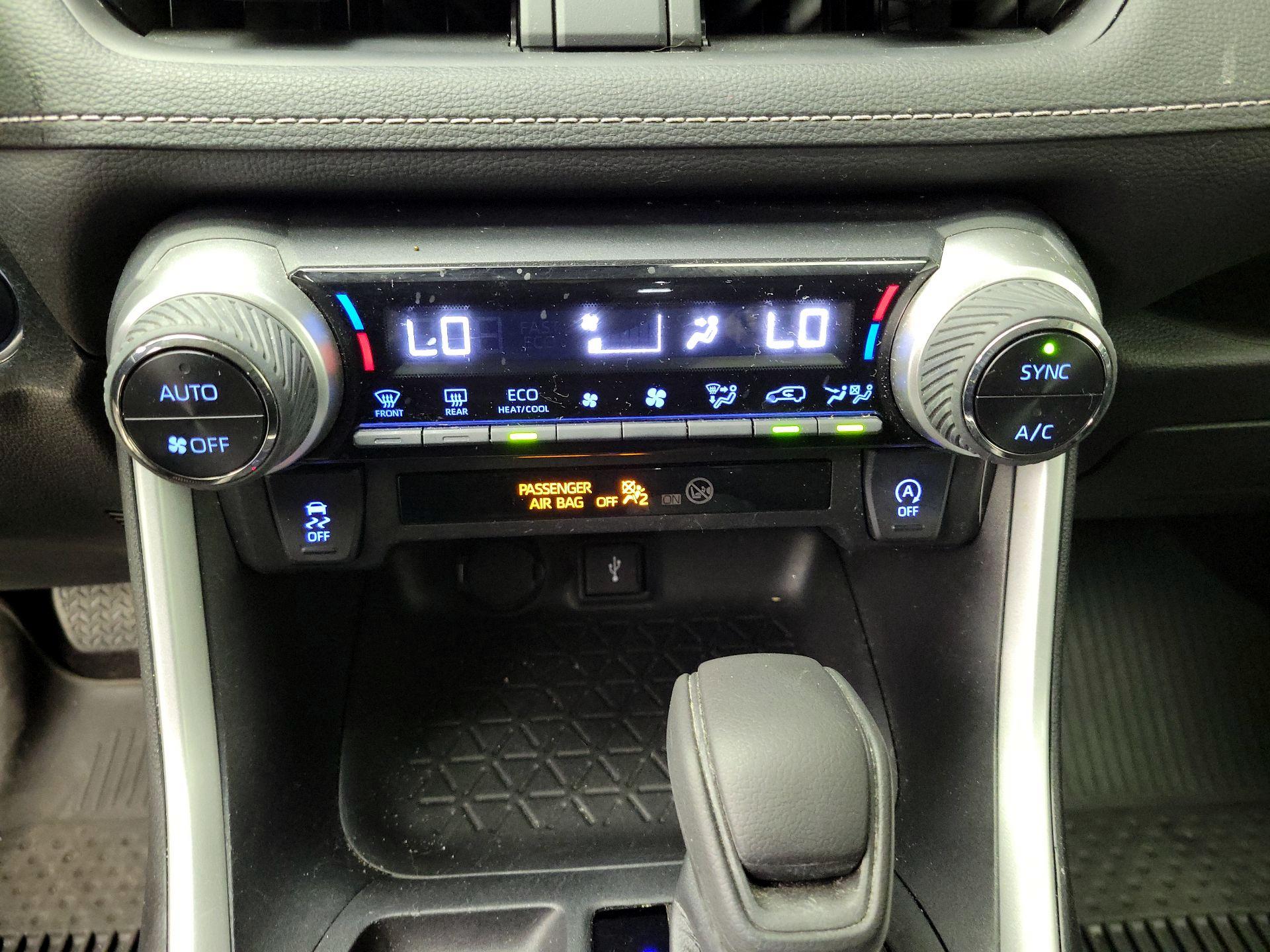 Thumbnail: 2022 Toyota RAV4 - 16