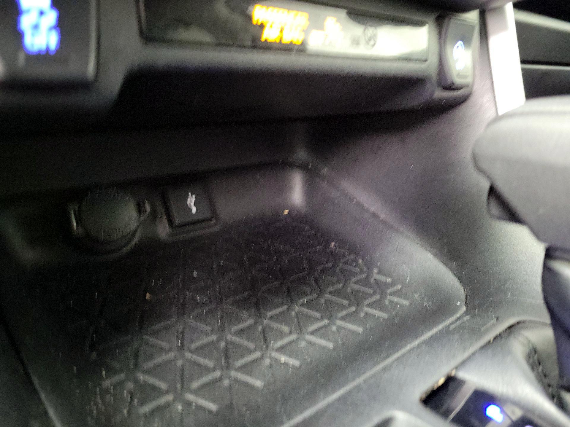 Thumbnail: 2022 Toyota RAV4 - 18