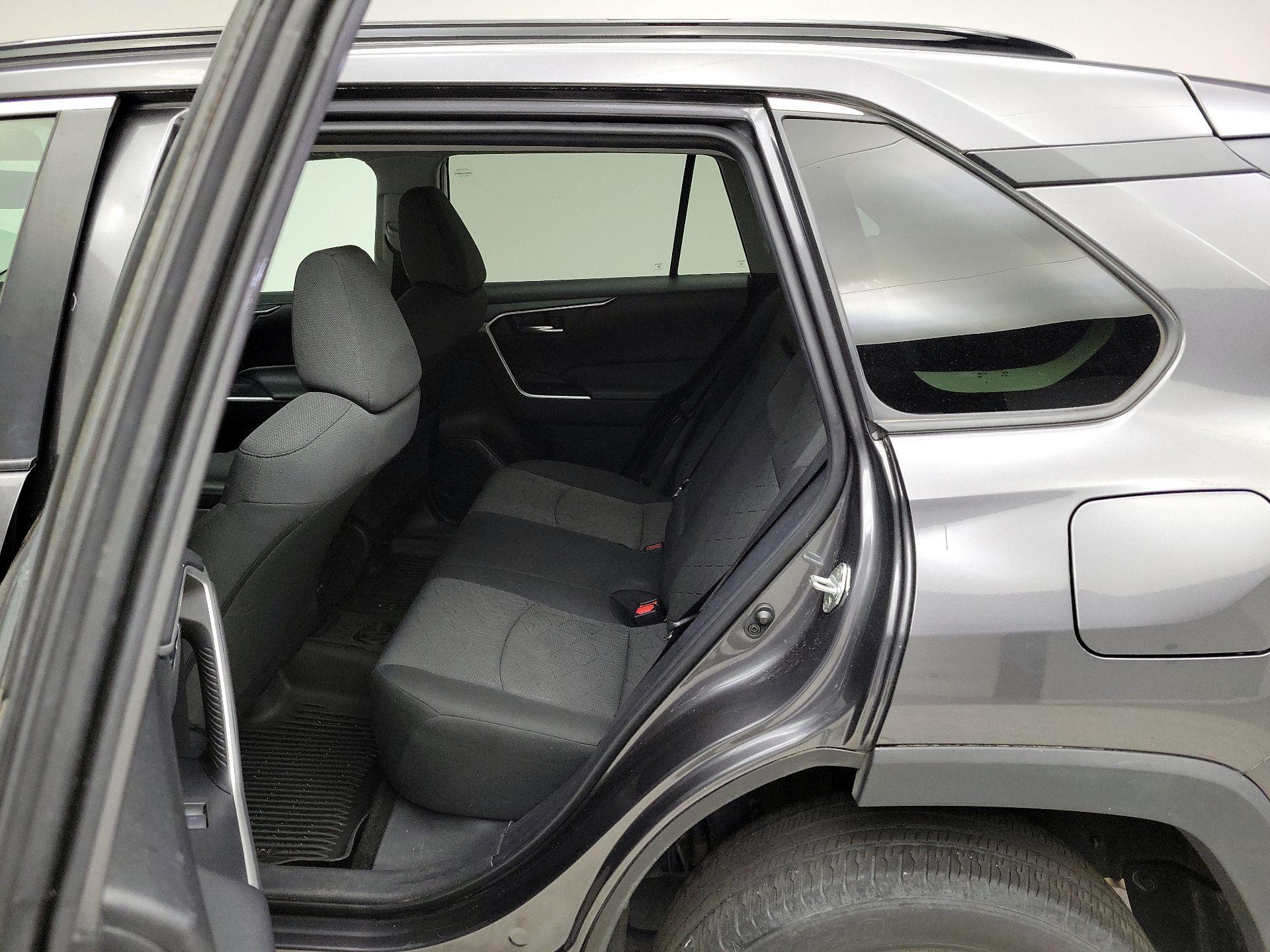 Thumbnail: 2022 Toyota RAV4 - 19