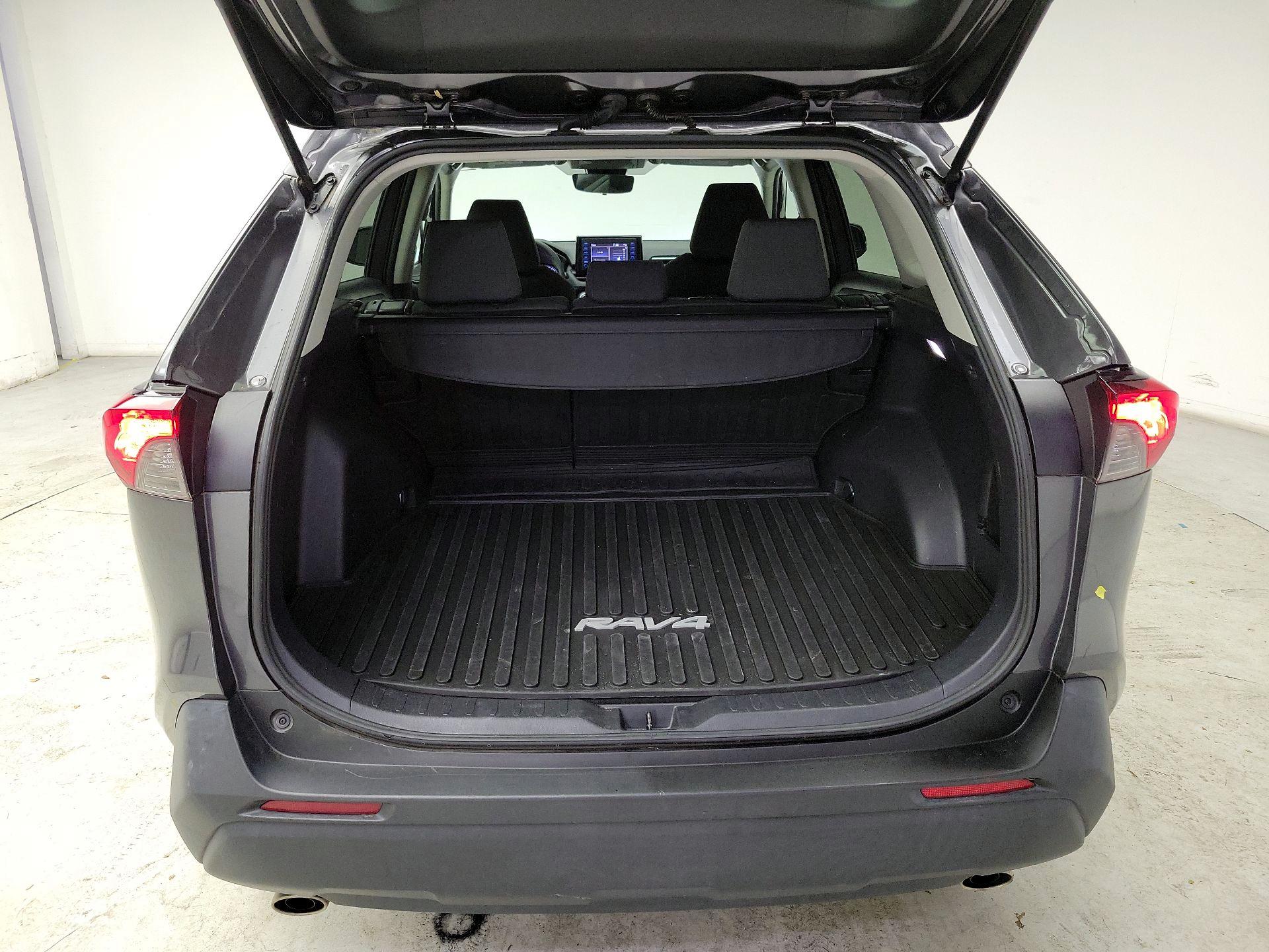 Thumbnail: 2022 Toyota RAV4 - 20