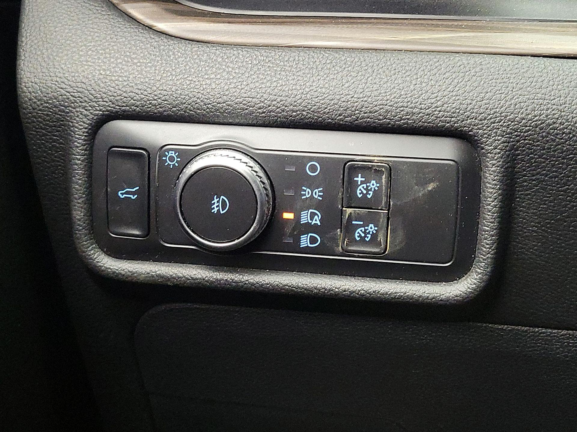 Thumbnail: 2020 Ford Explorer - 13