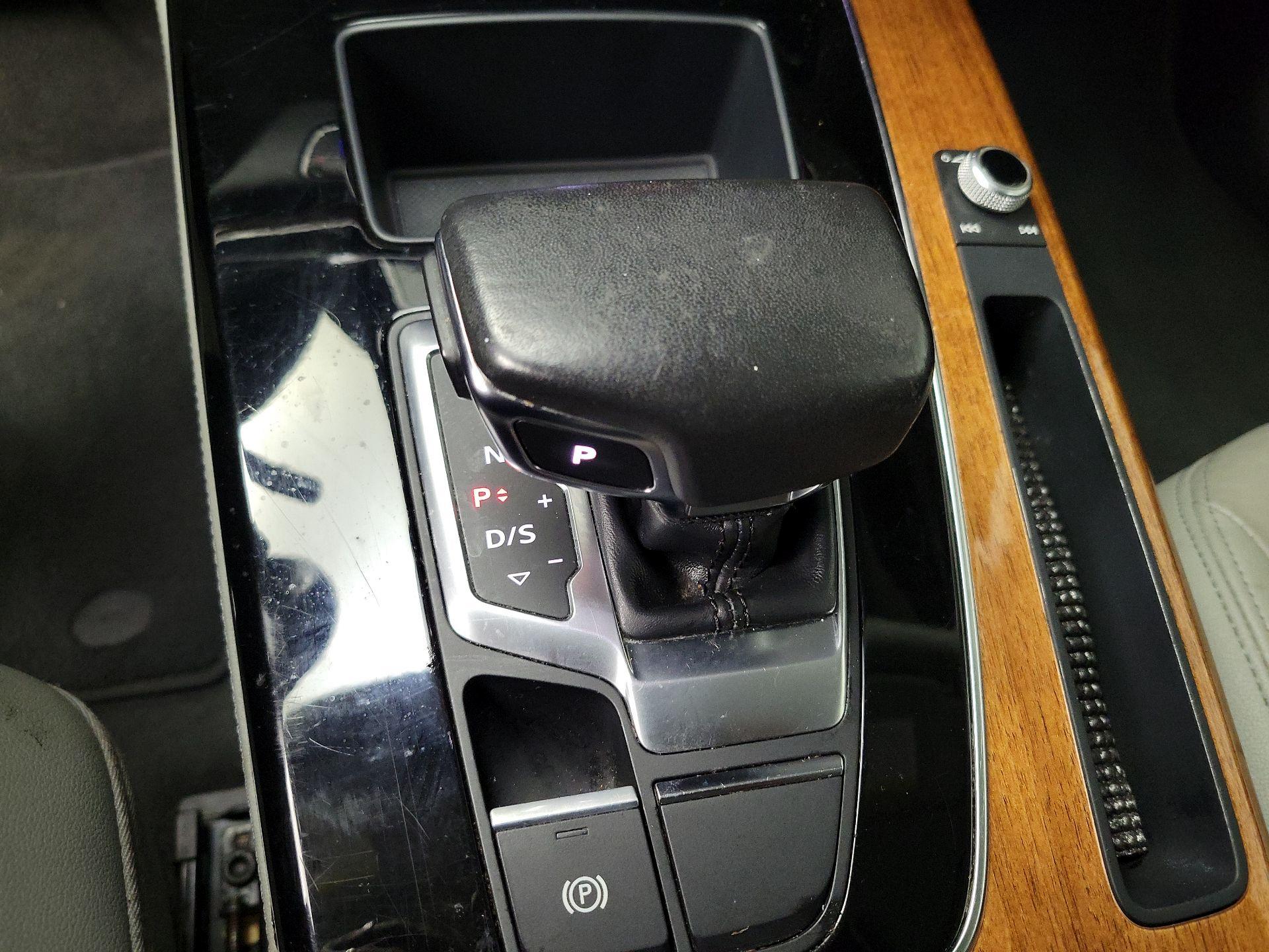 Thumbnail: 2023 Audi Q5 - 17