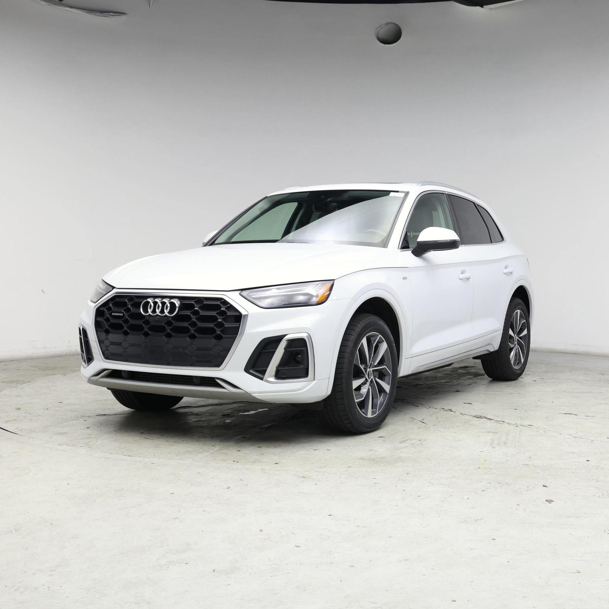 Thumbnail: 2023 Audi Q5 - 4