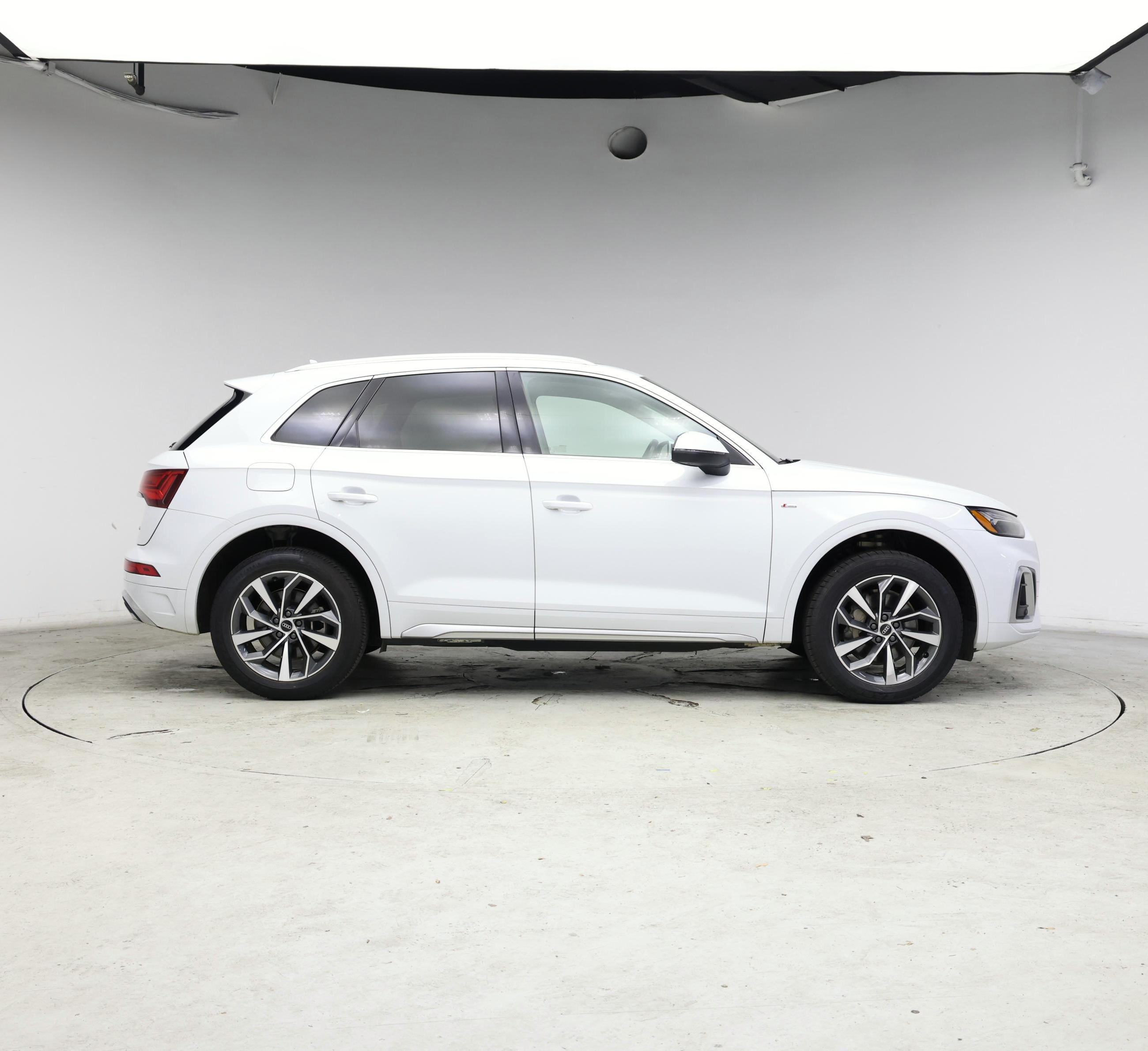 Thumbnail: 2023 Audi Q5 - 7