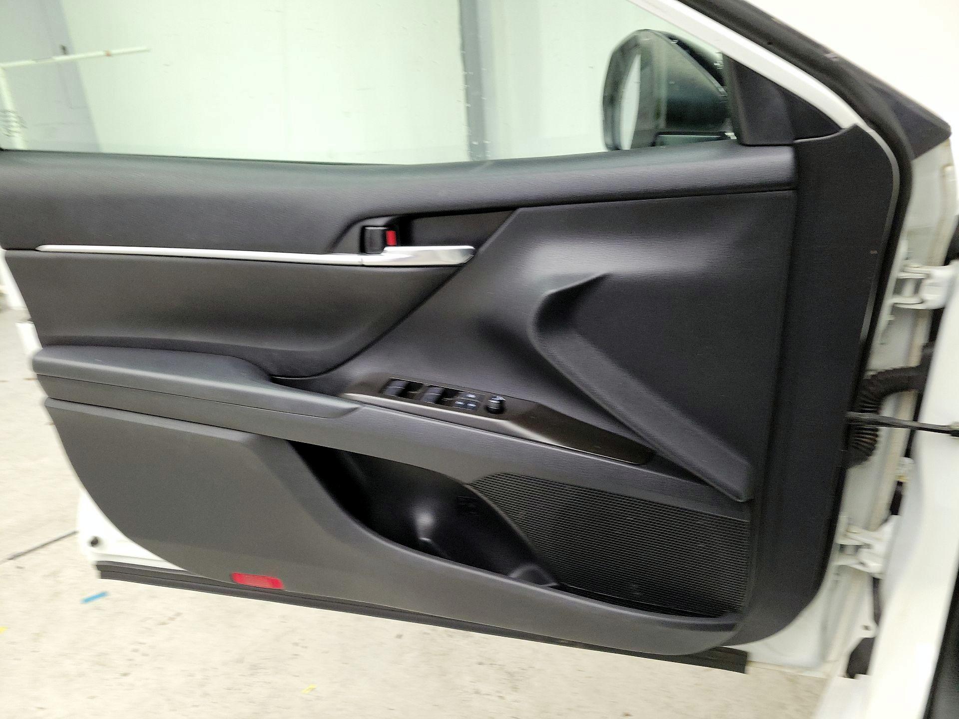 Thumbnail: 2022 Toyota Camry - 12