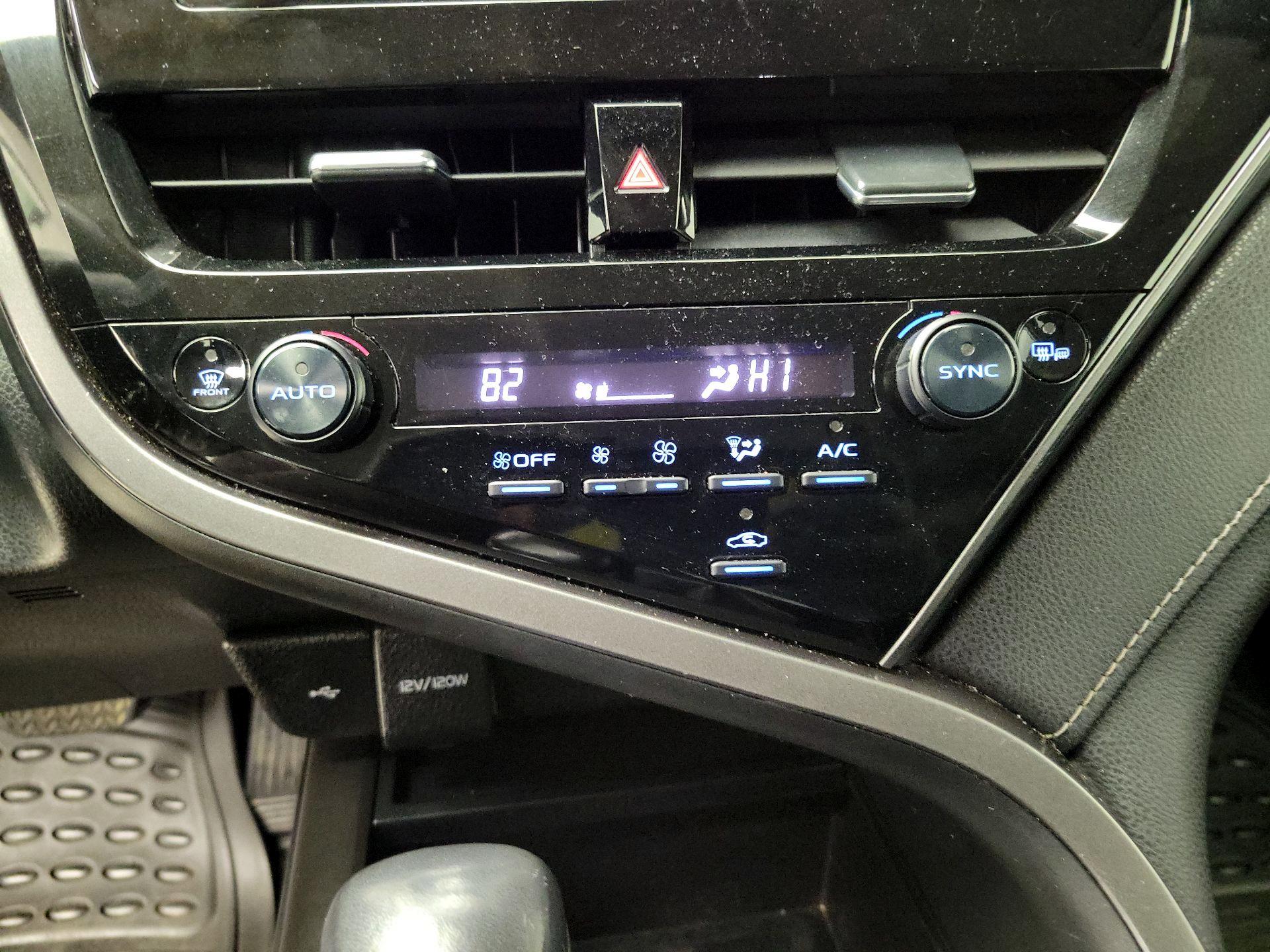 Thumbnail: 2022 Toyota Camry - 16