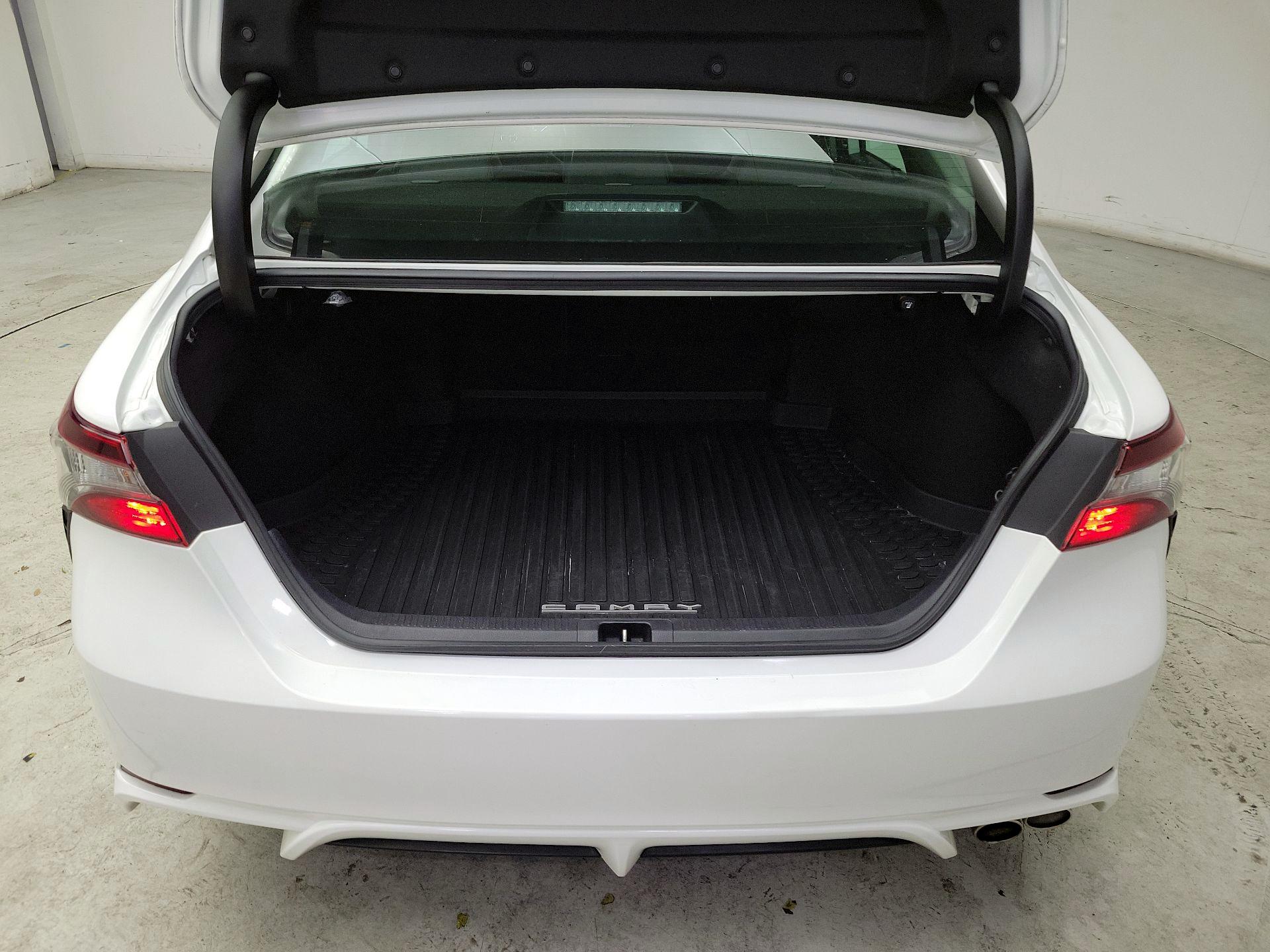 Thumbnail: 2022 Toyota Camry - 20