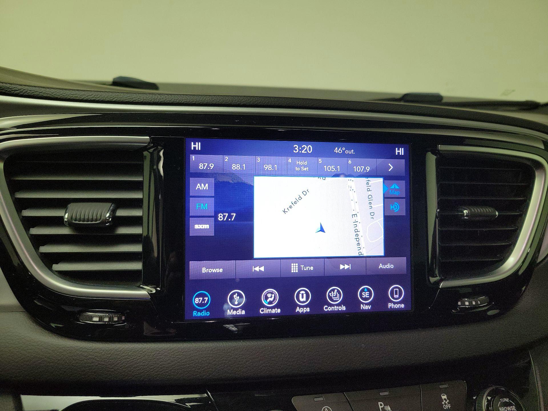 Thumbnail: 2018 Chrysler Pacifica - 16