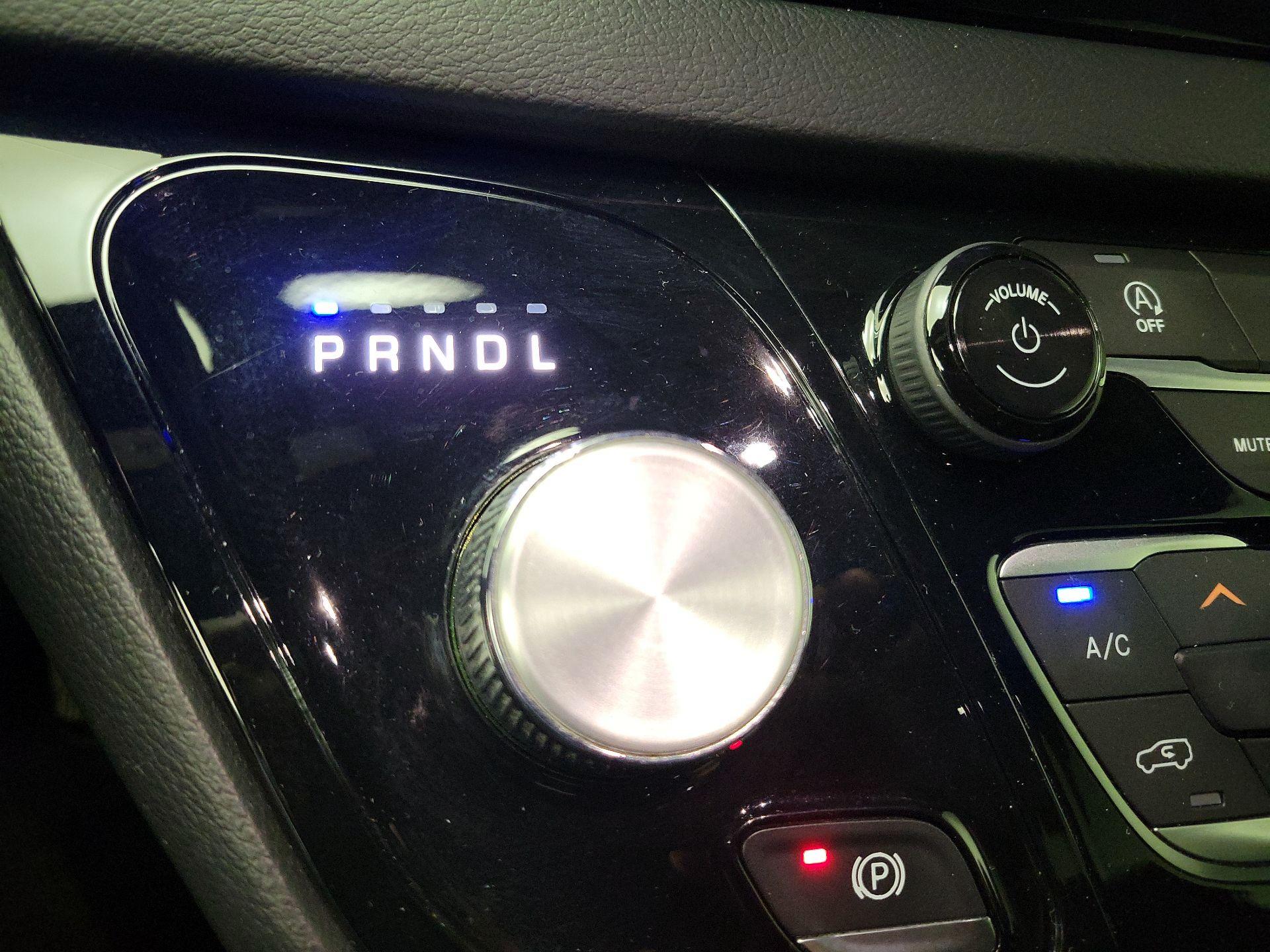 Thumbnail: 2018 Chrysler Pacifica - 18