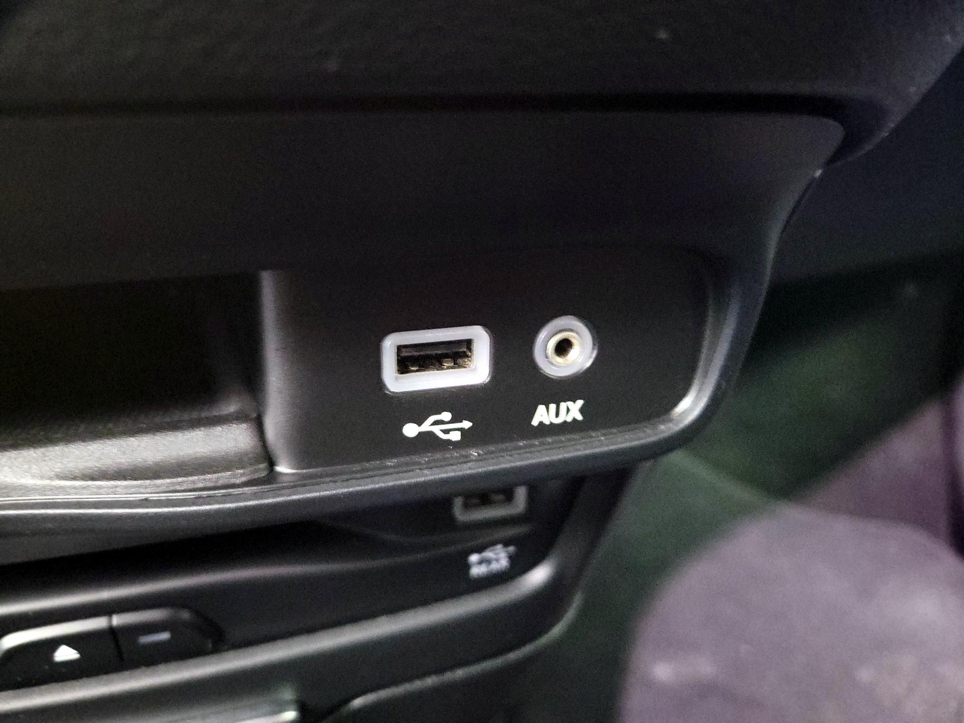 Thumbnail: 2018 Chrysler Pacifica - 19